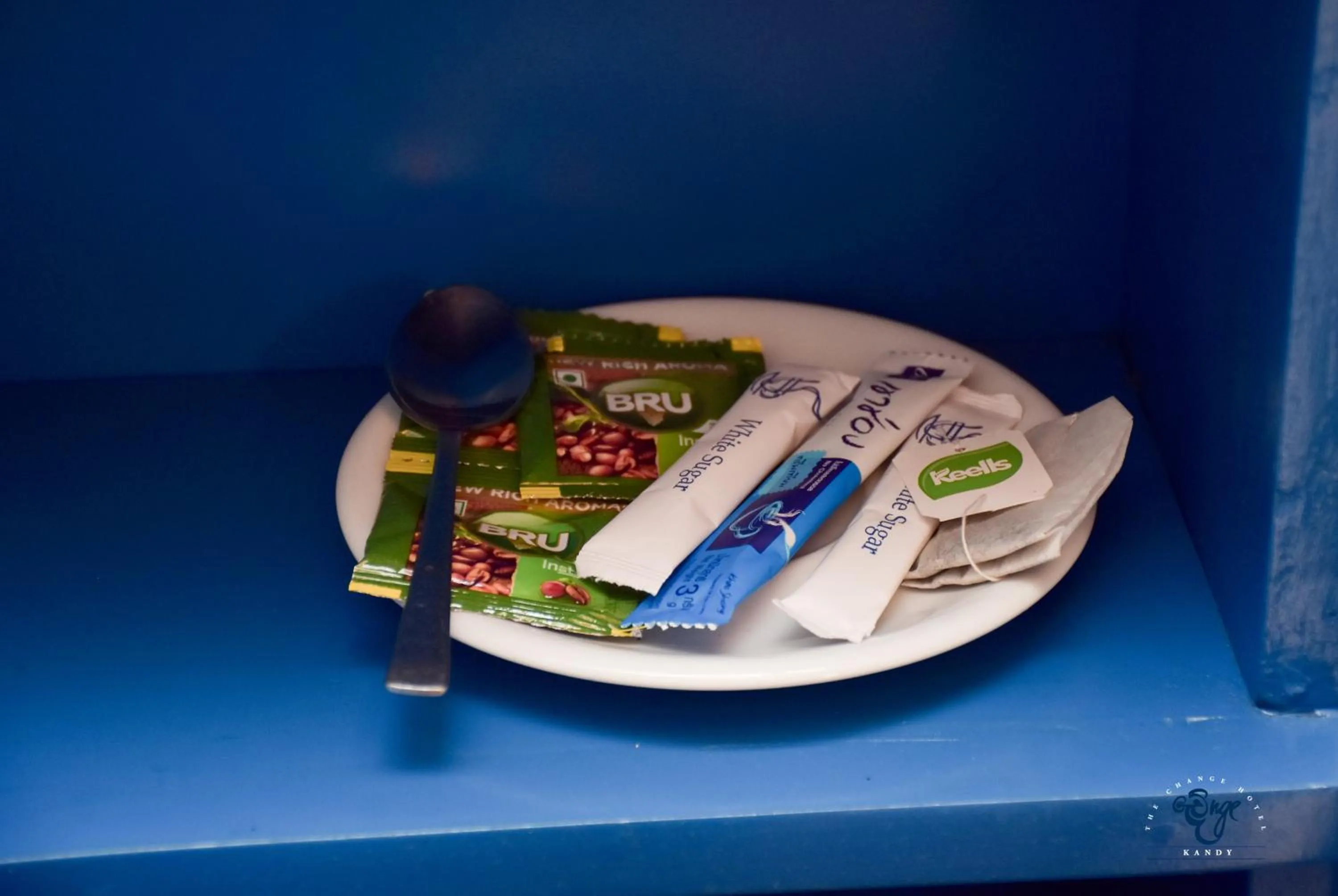 Coffee/tea facilities in The Change Hotel