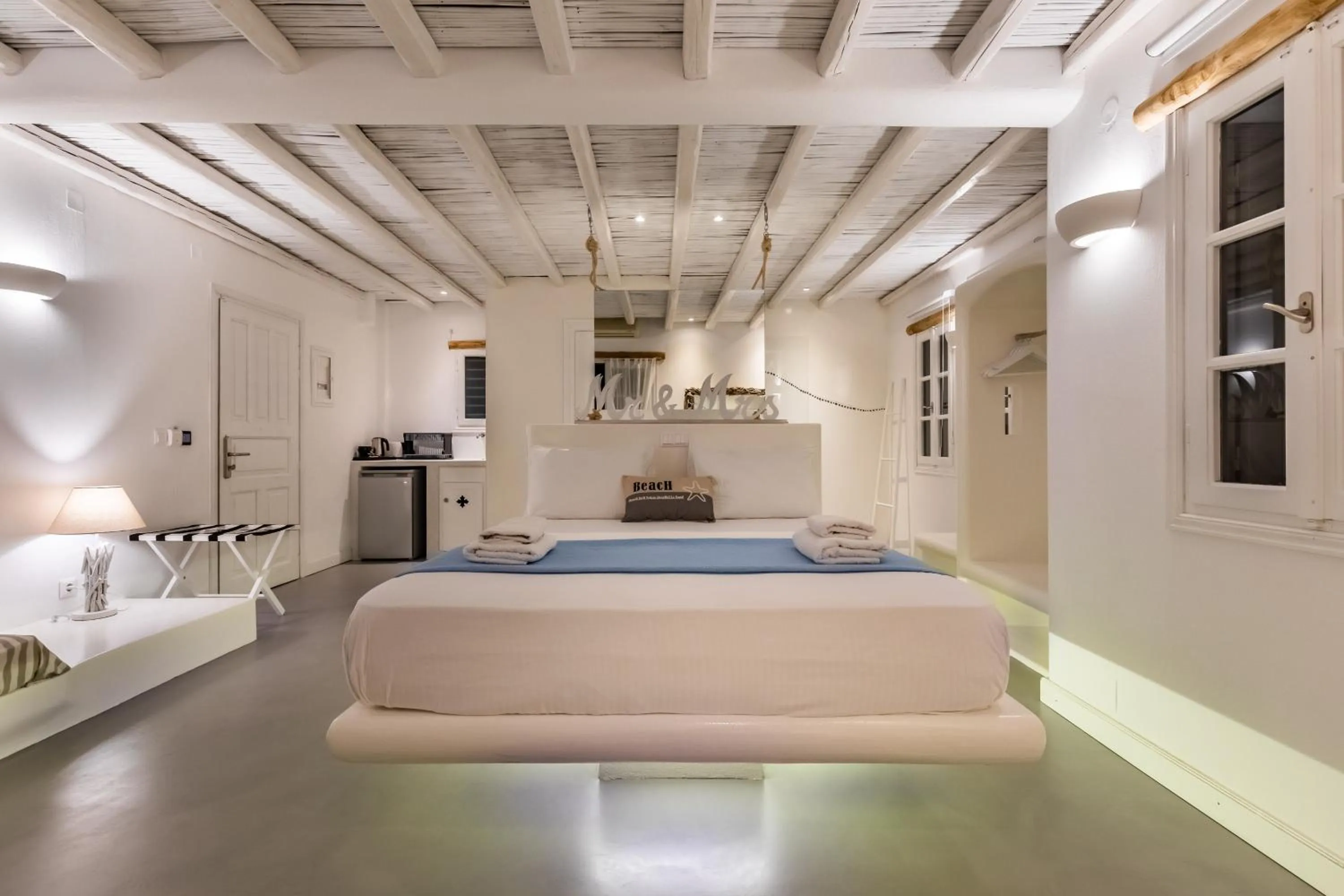 Bed in Evlalia Studios & Villas
