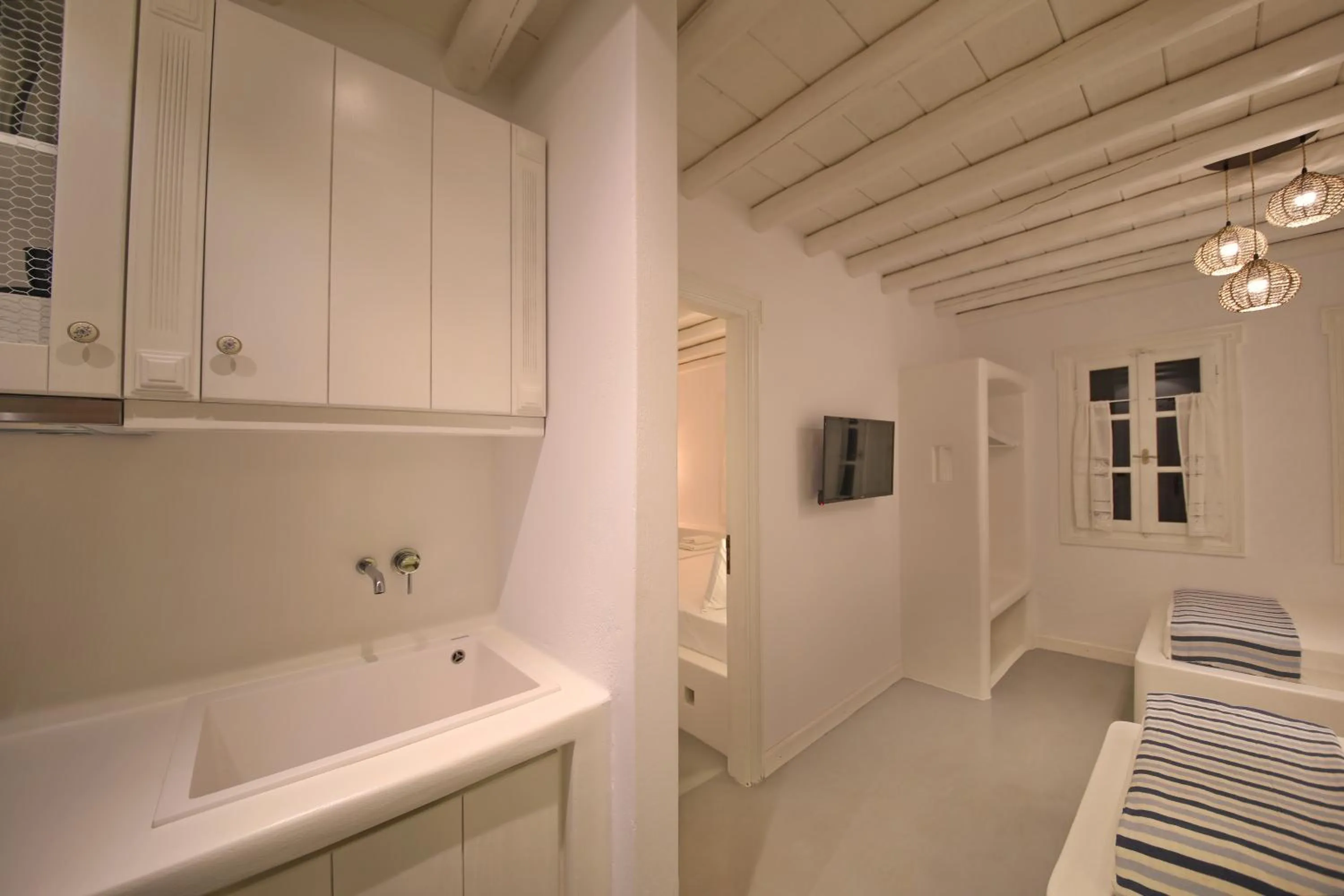 TV and multimedia in Evlalia Studios & Villas