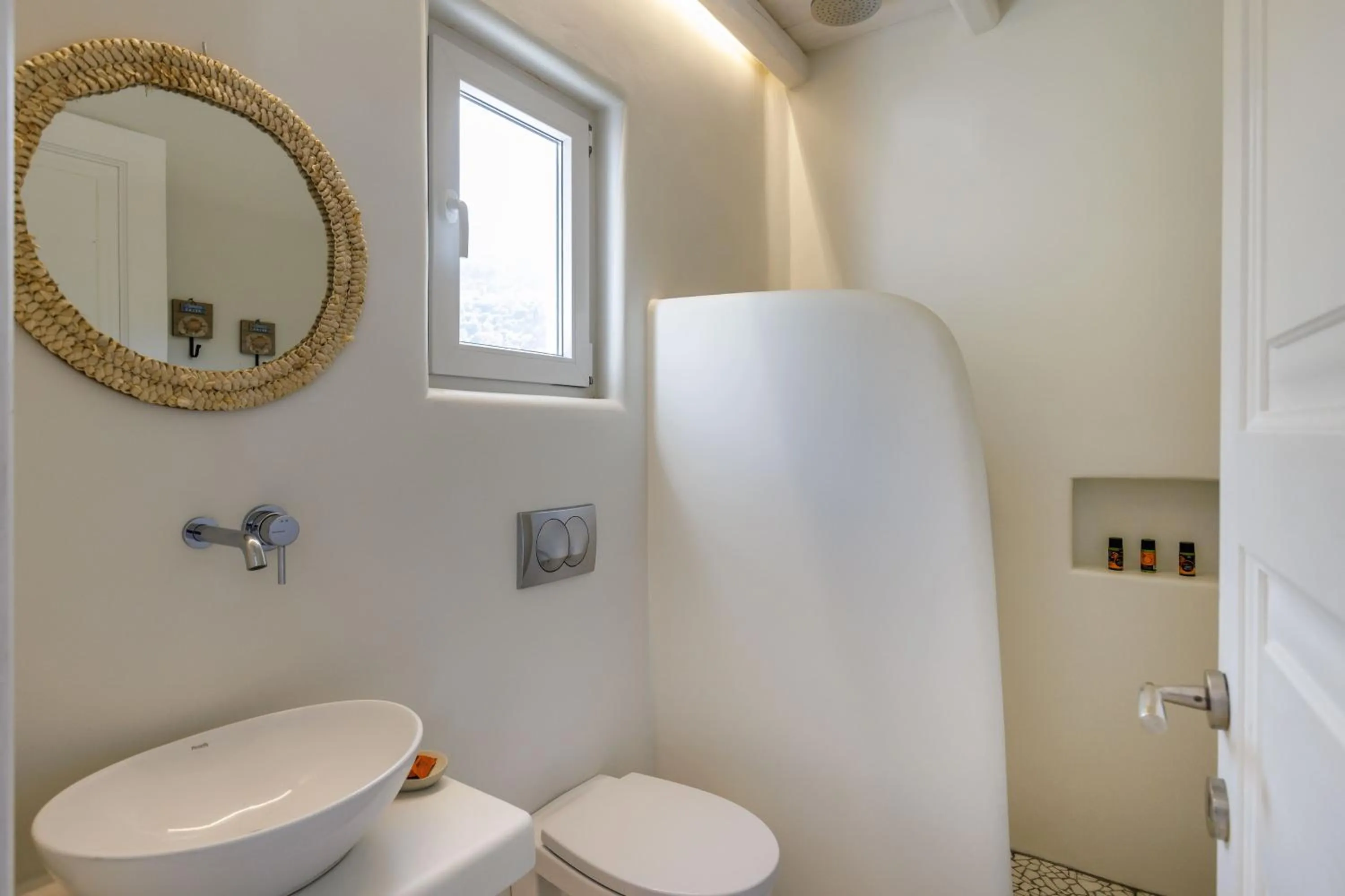 Evlalia Studios & Villas