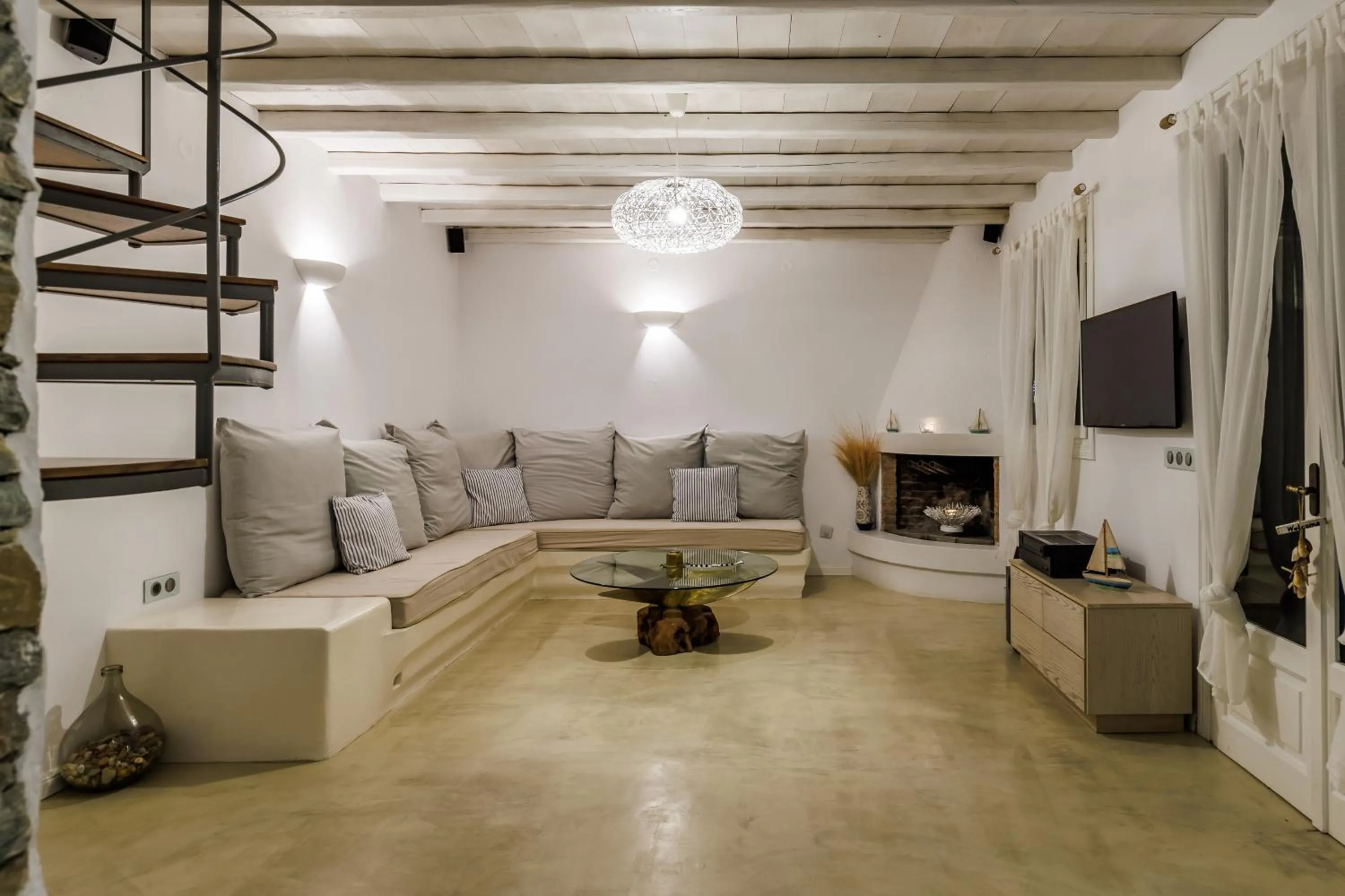 Evlalia Studios & Villas