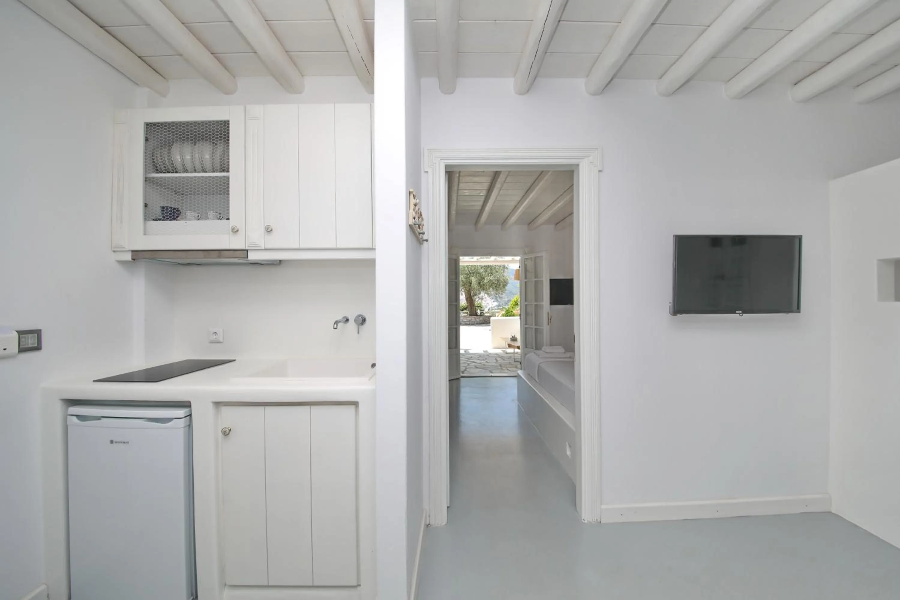 TV and multimedia in Evlalia Studios & Villas