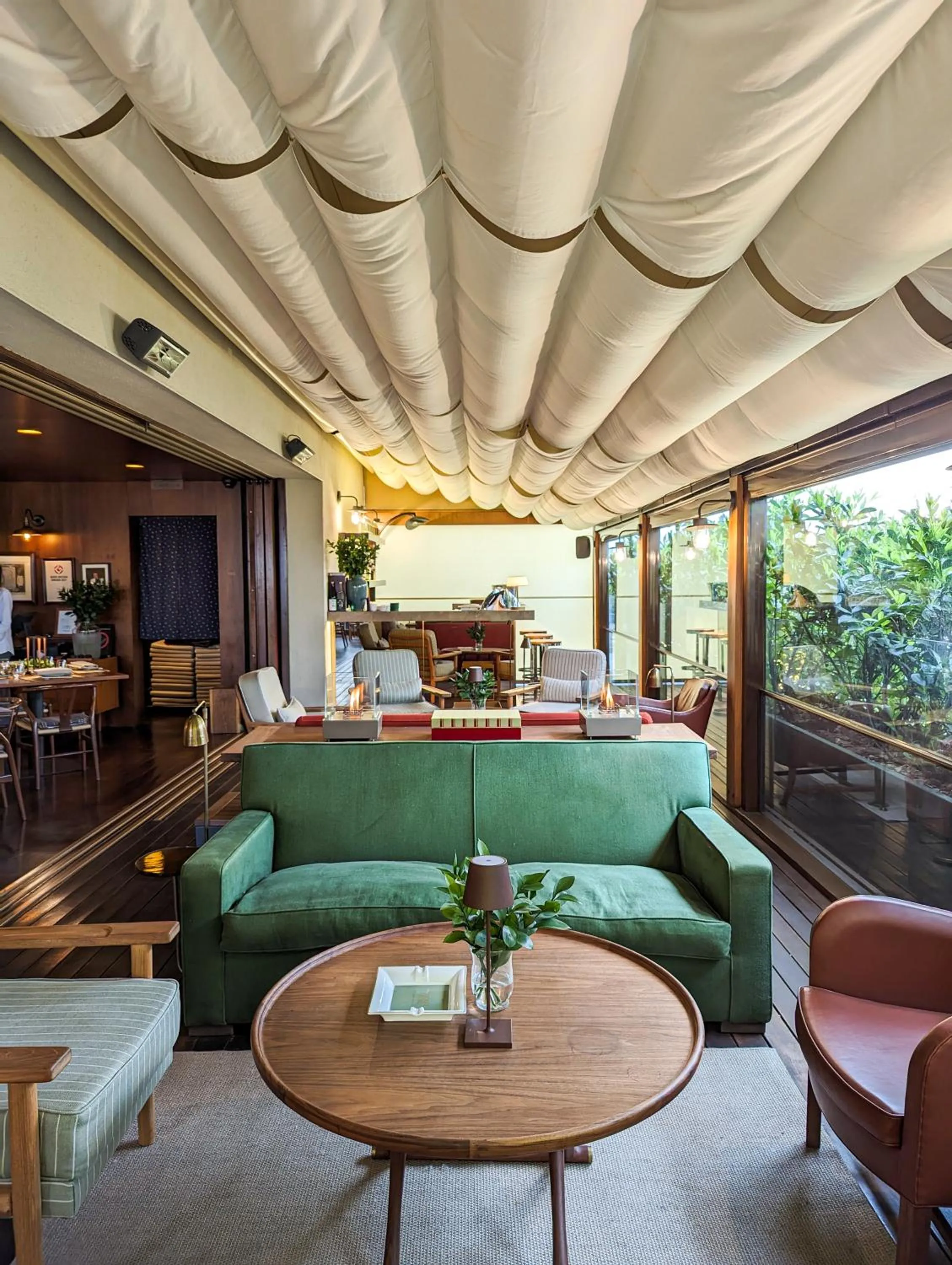 Restaurant/places to eat in Square Nine Hotel Belgrade-The Leading Hotels of The World