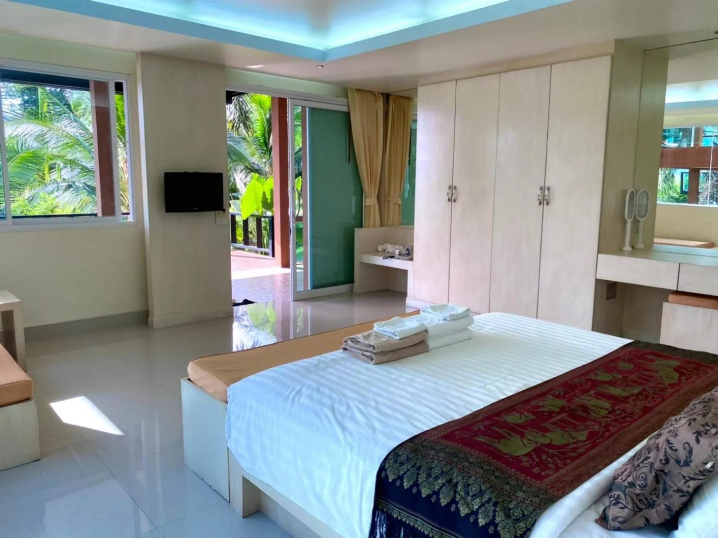 Bed in Mountain Resort Koh Lipe