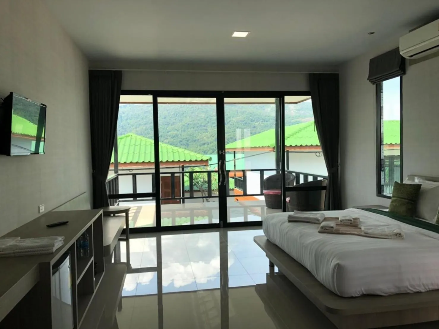 Bed in Mountain Resort Koh Lipe