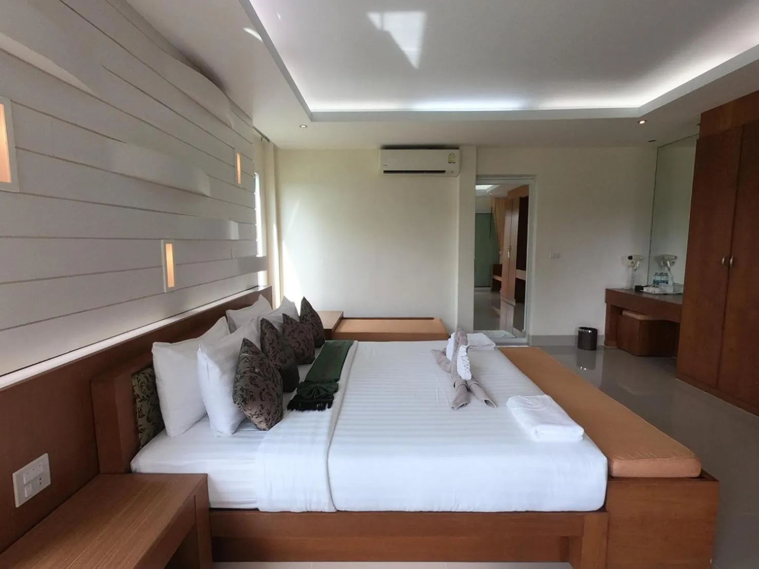 Bed in Mountain Resort Koh Lipe