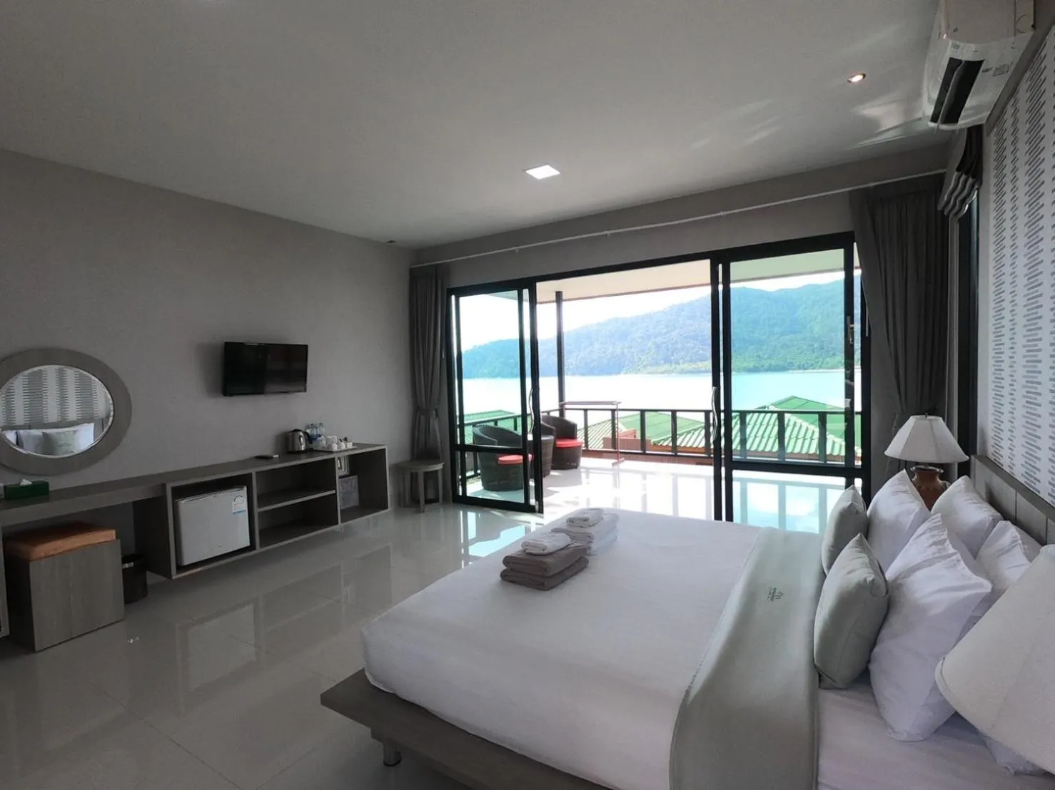 Bed in Mountain Resort Koh Lipe