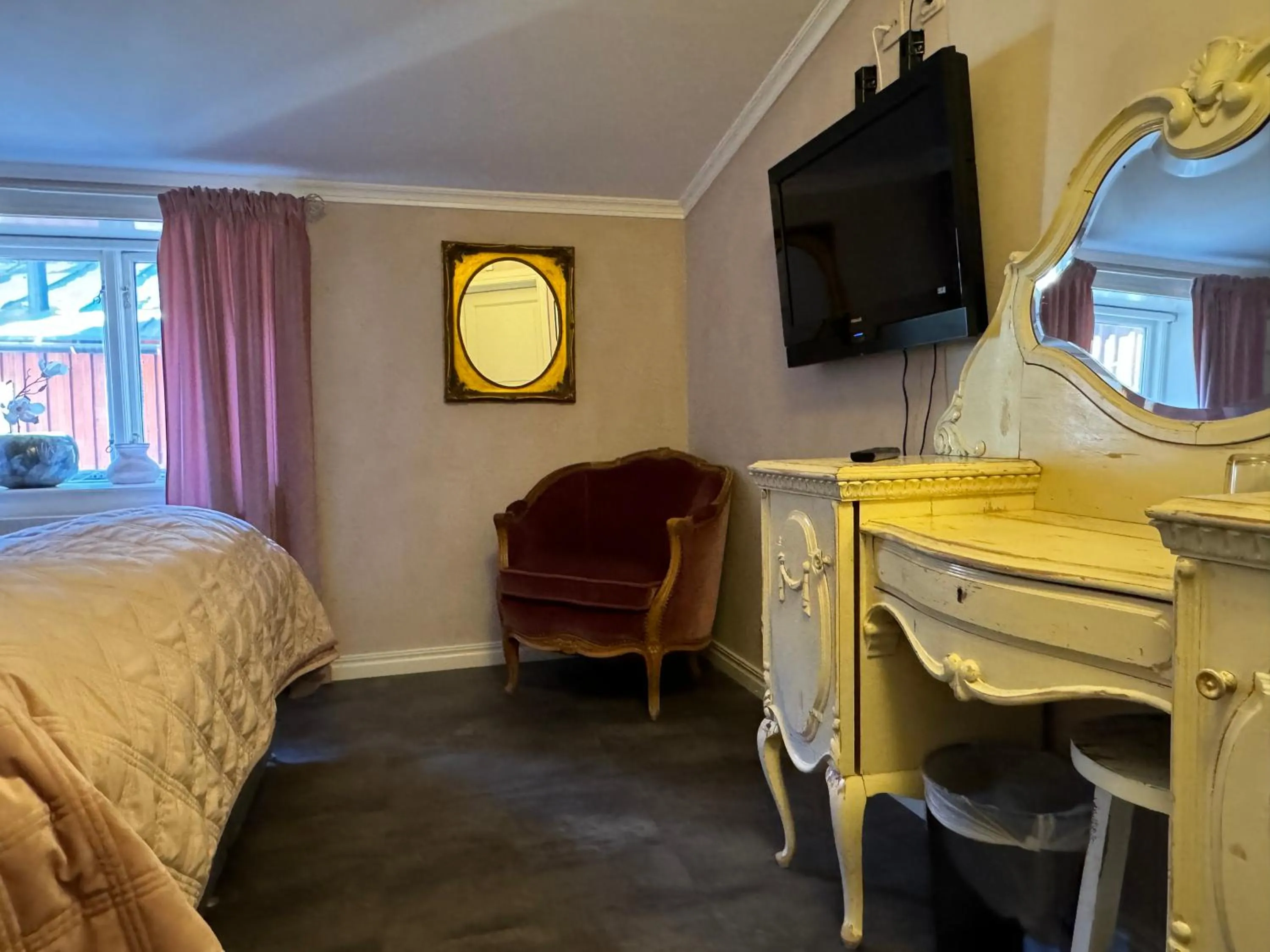 Photo of the whole room, Bed in Hotell Vaxblekaregården