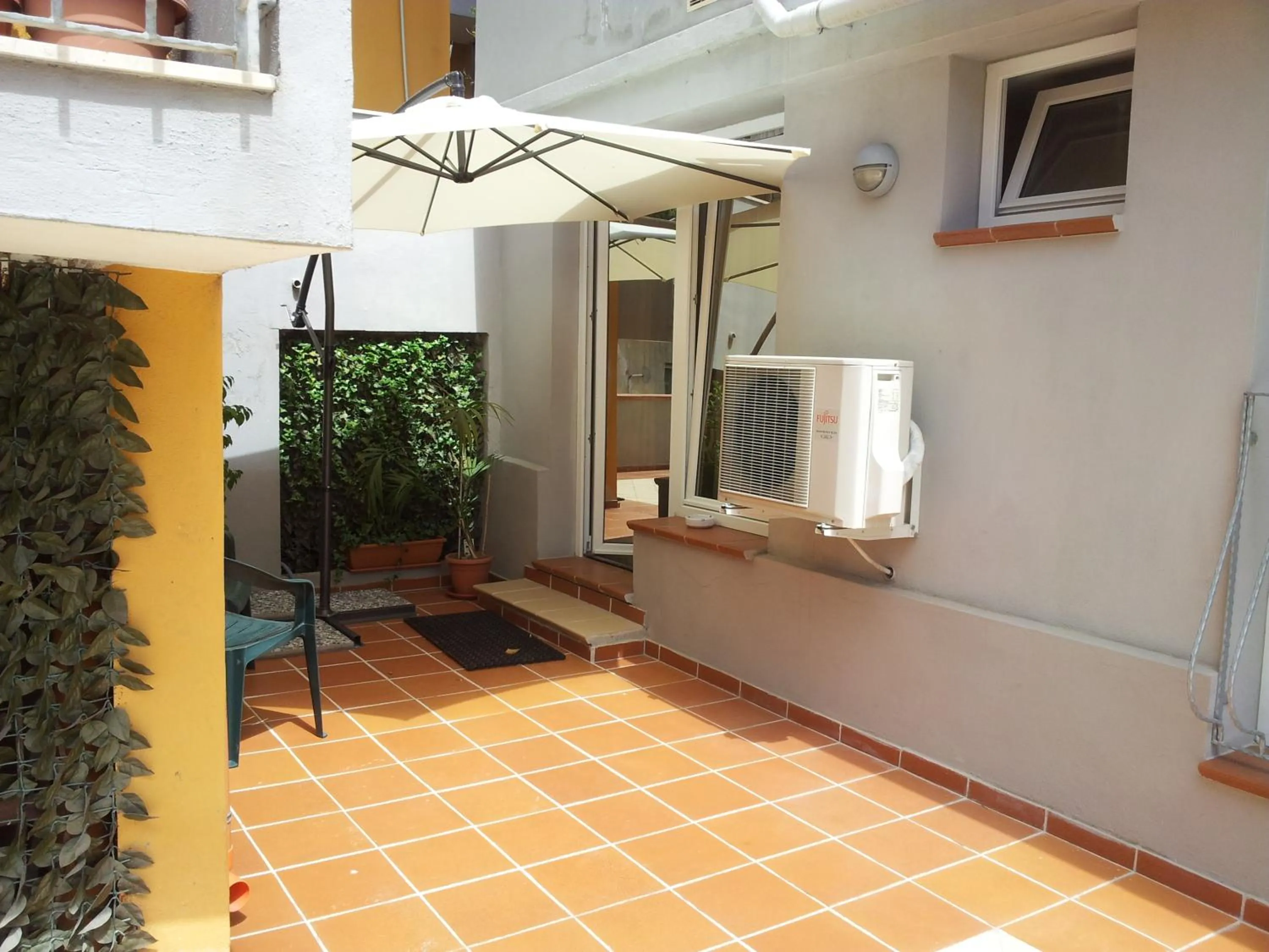 Balcony/Terrace in Lewisrooms Domo