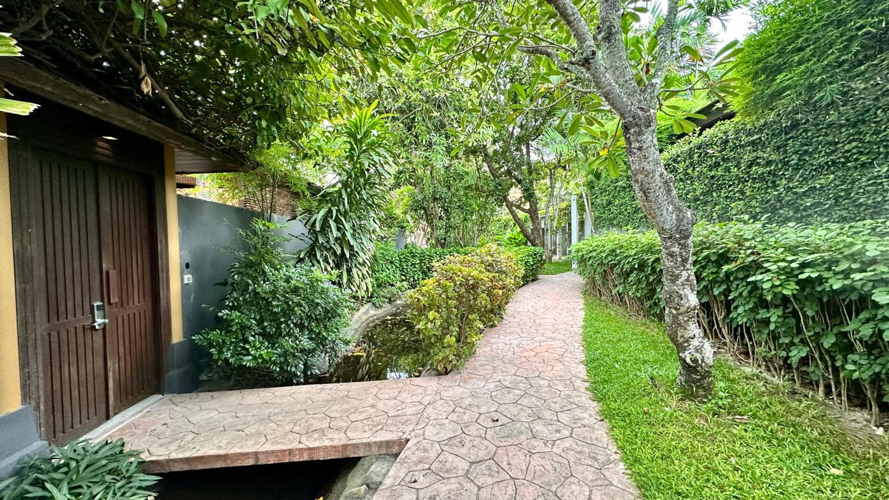 Garden in Deva Beach Resort Samui