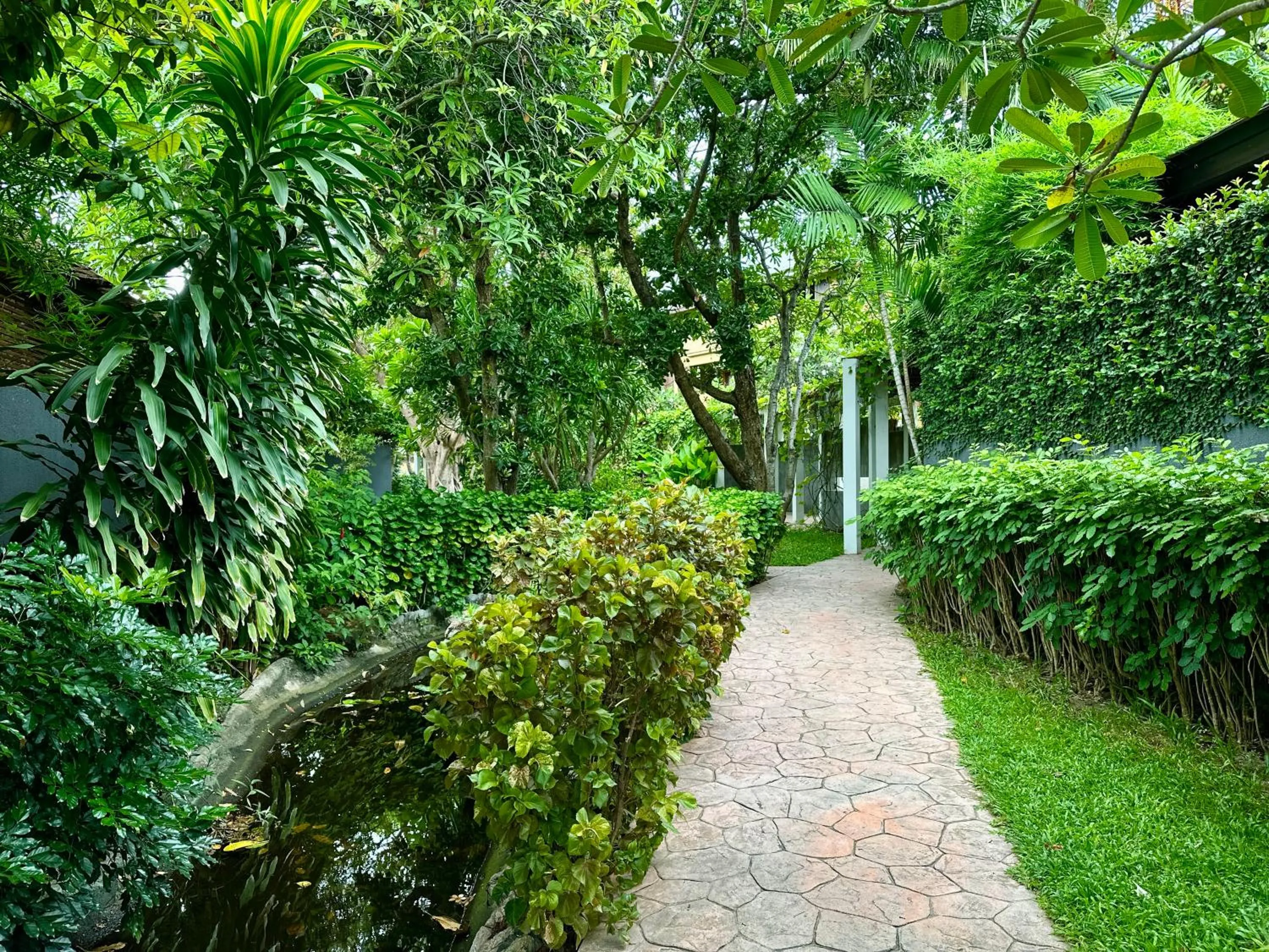 Garden in Deva Beach Resort Samui