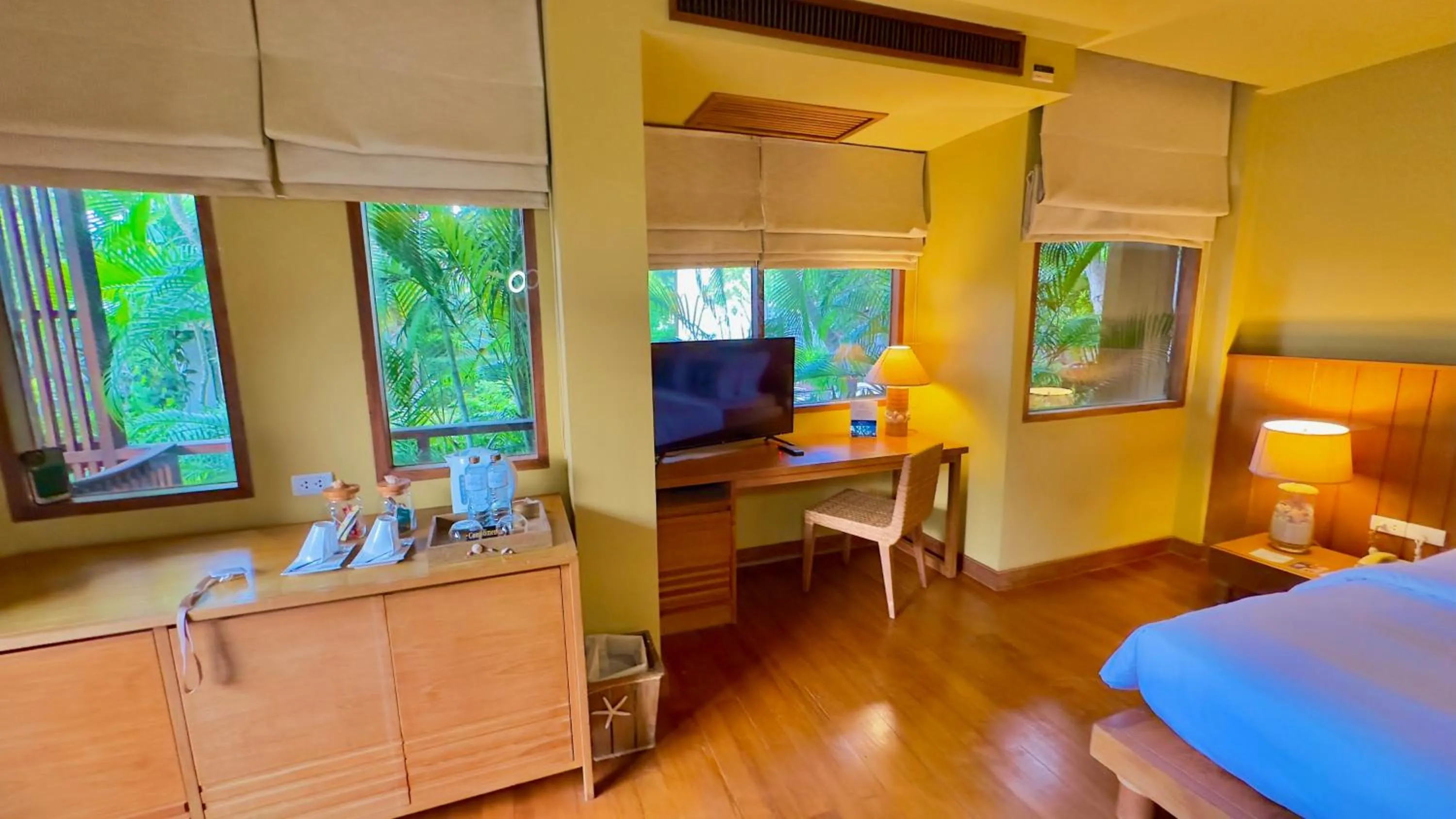 TV and multimedia, Bed in Deva Beach Resort Samui