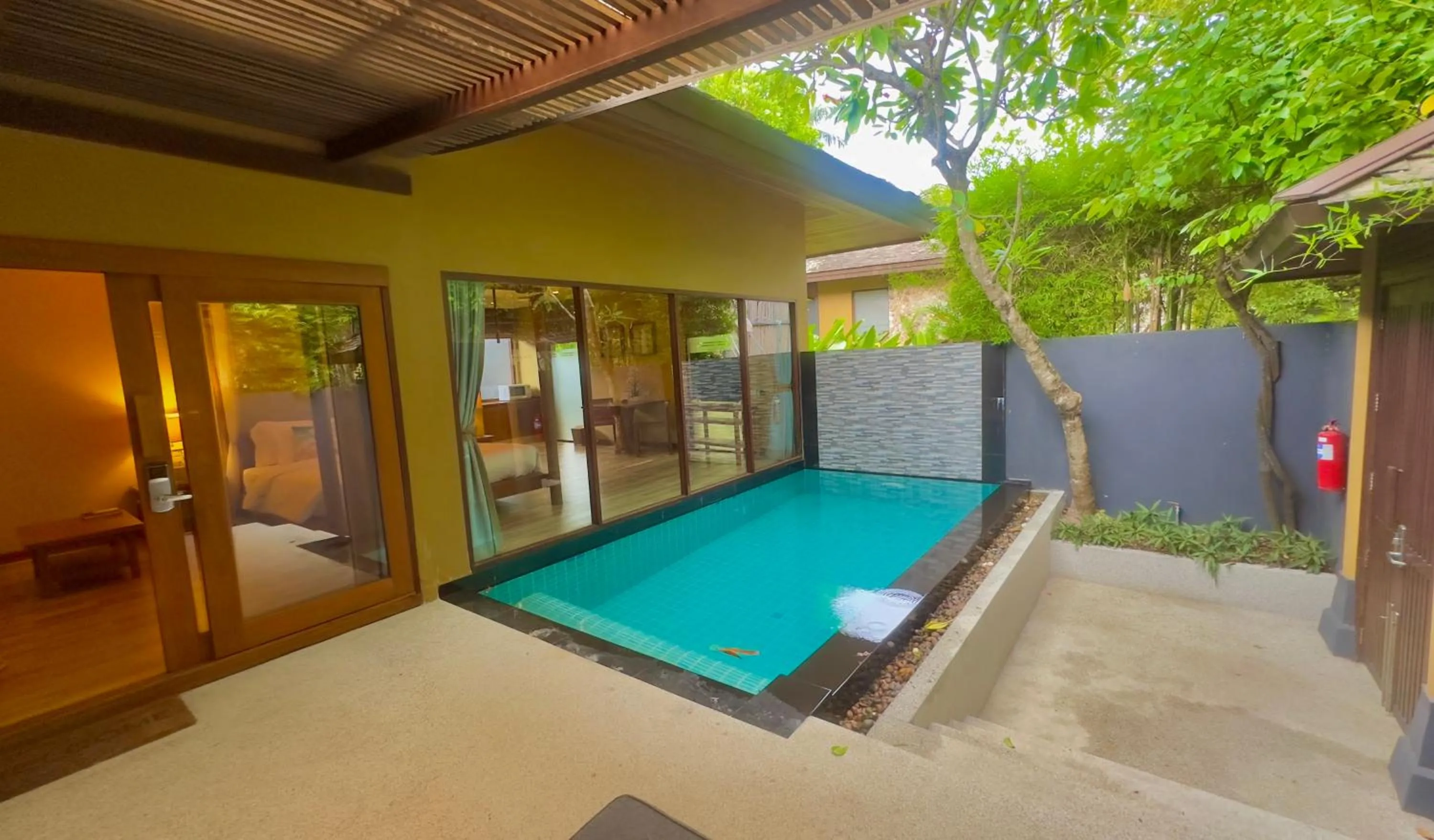 Photo of the whole room in Deva Beach Resort Samui