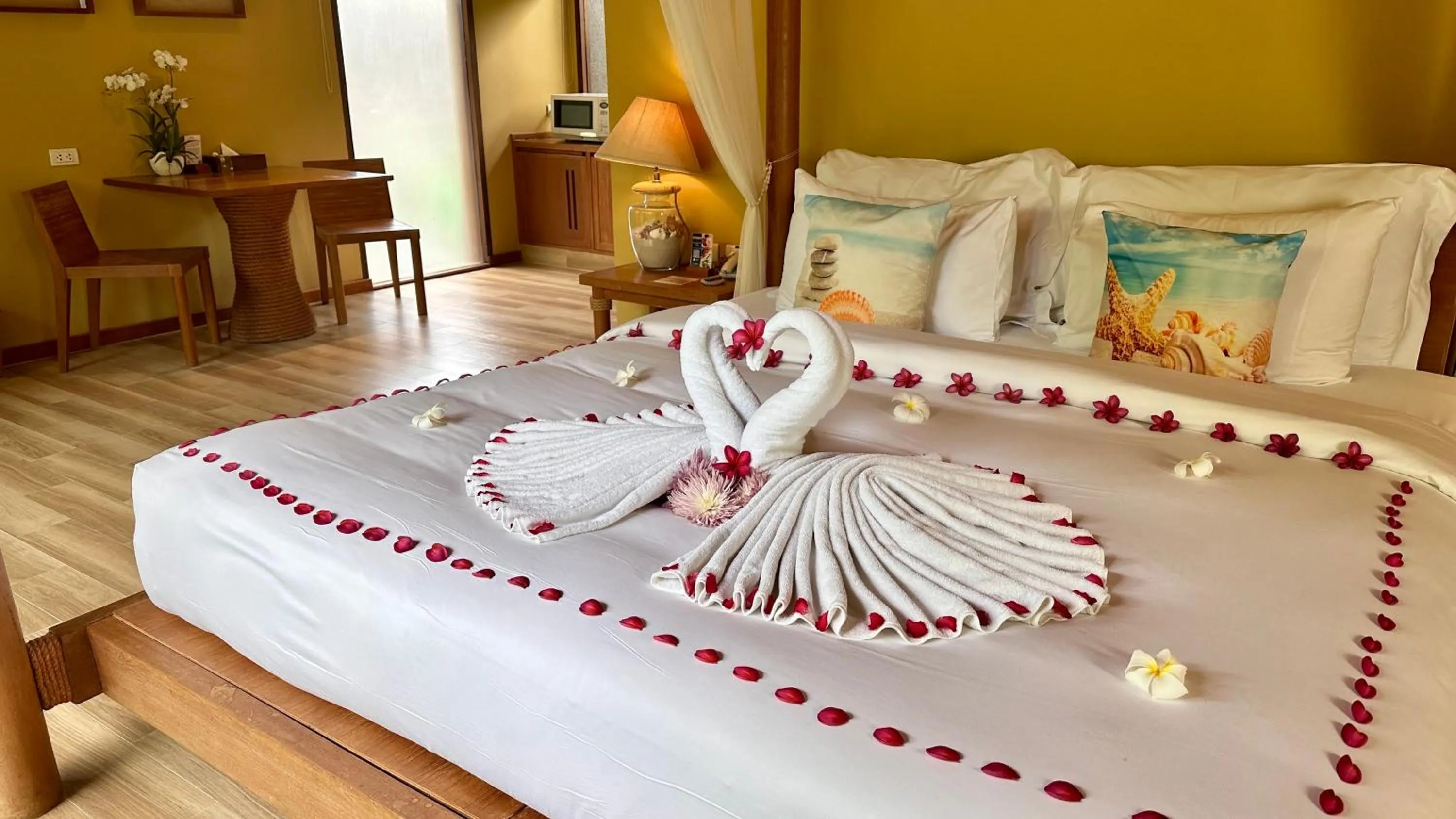 Decorative detail, Bed in Deva Beach Resort Samui