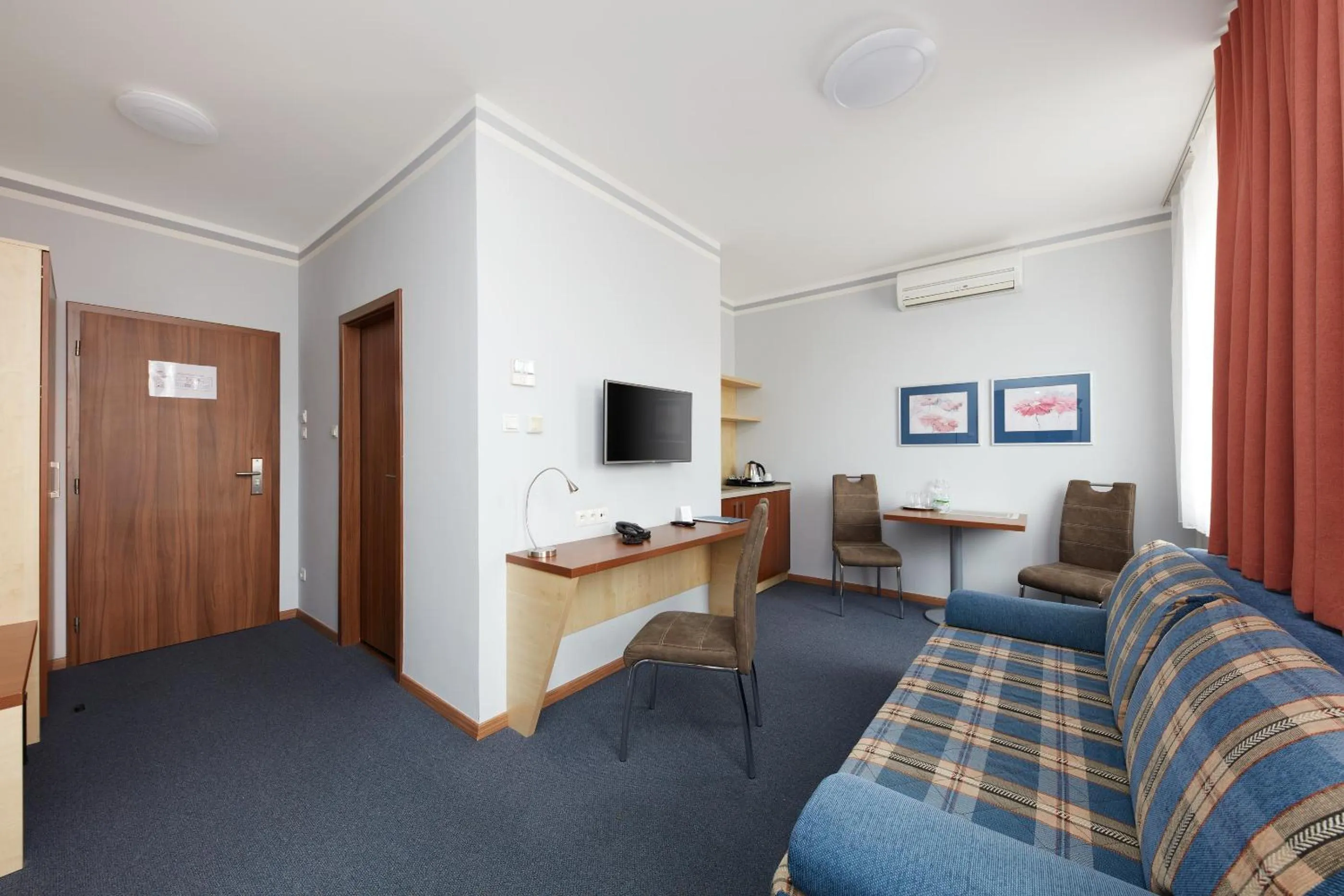 Bed in Hotel Nikolas