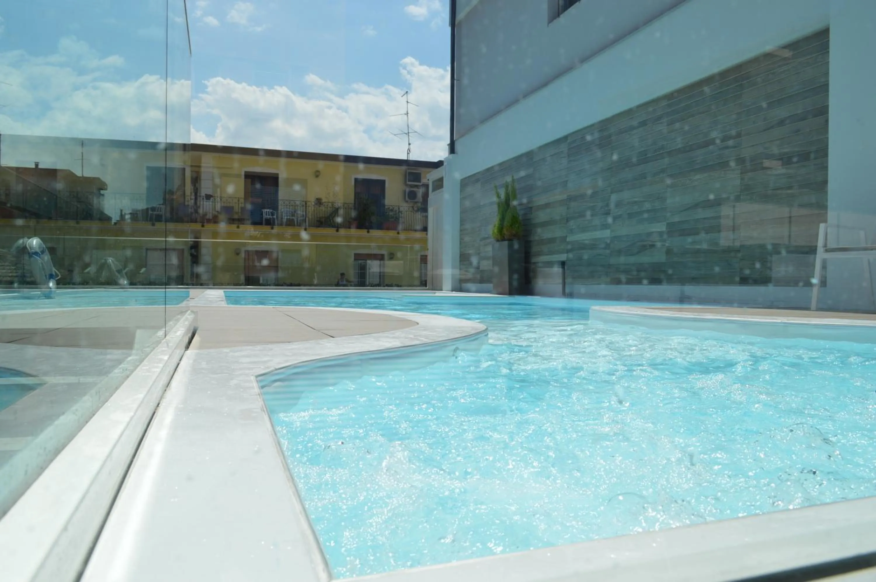 Swimming pool in Hotel Villa Paola