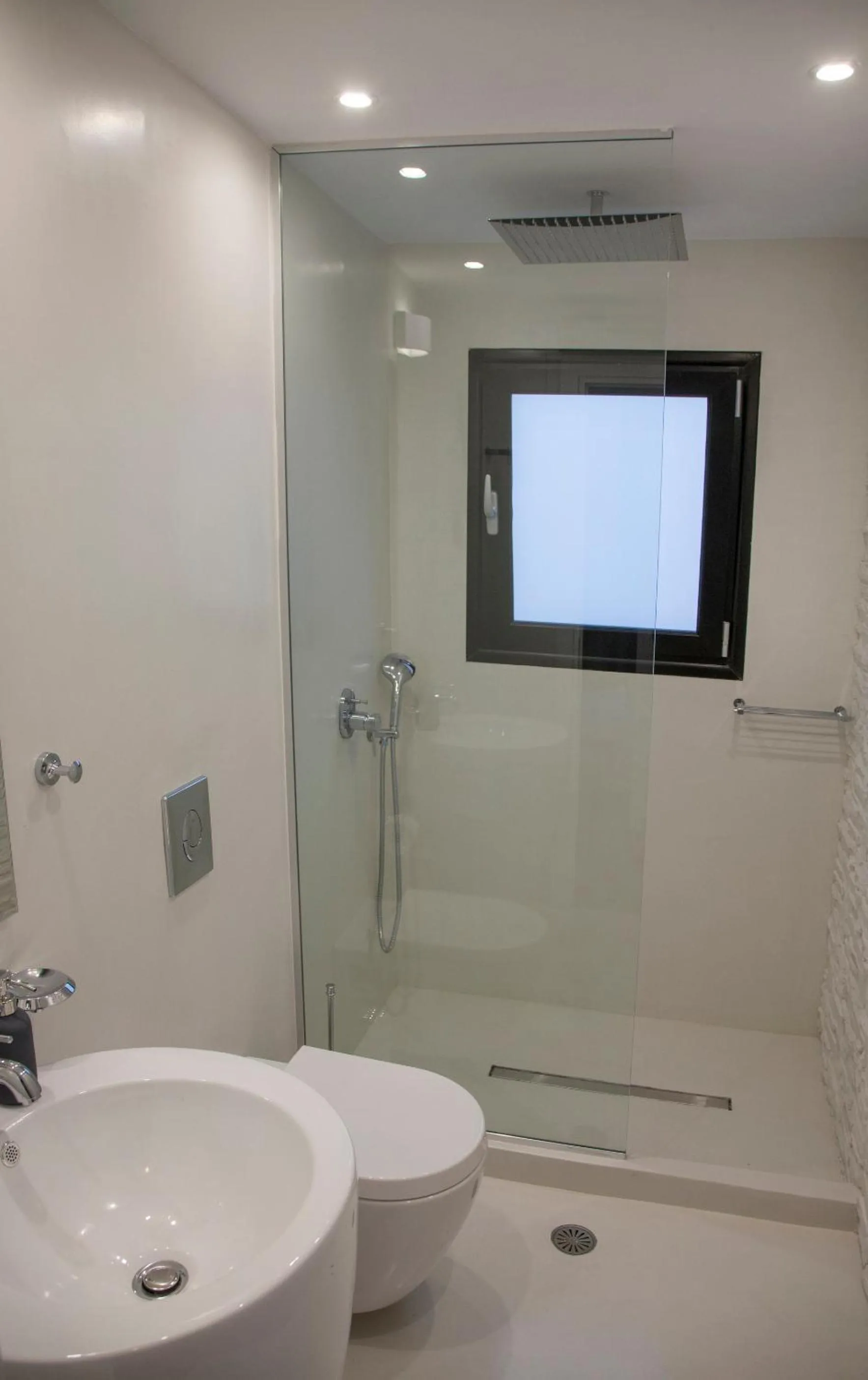 Shower in Luxury Penthouse touching the Acropolis by GHH