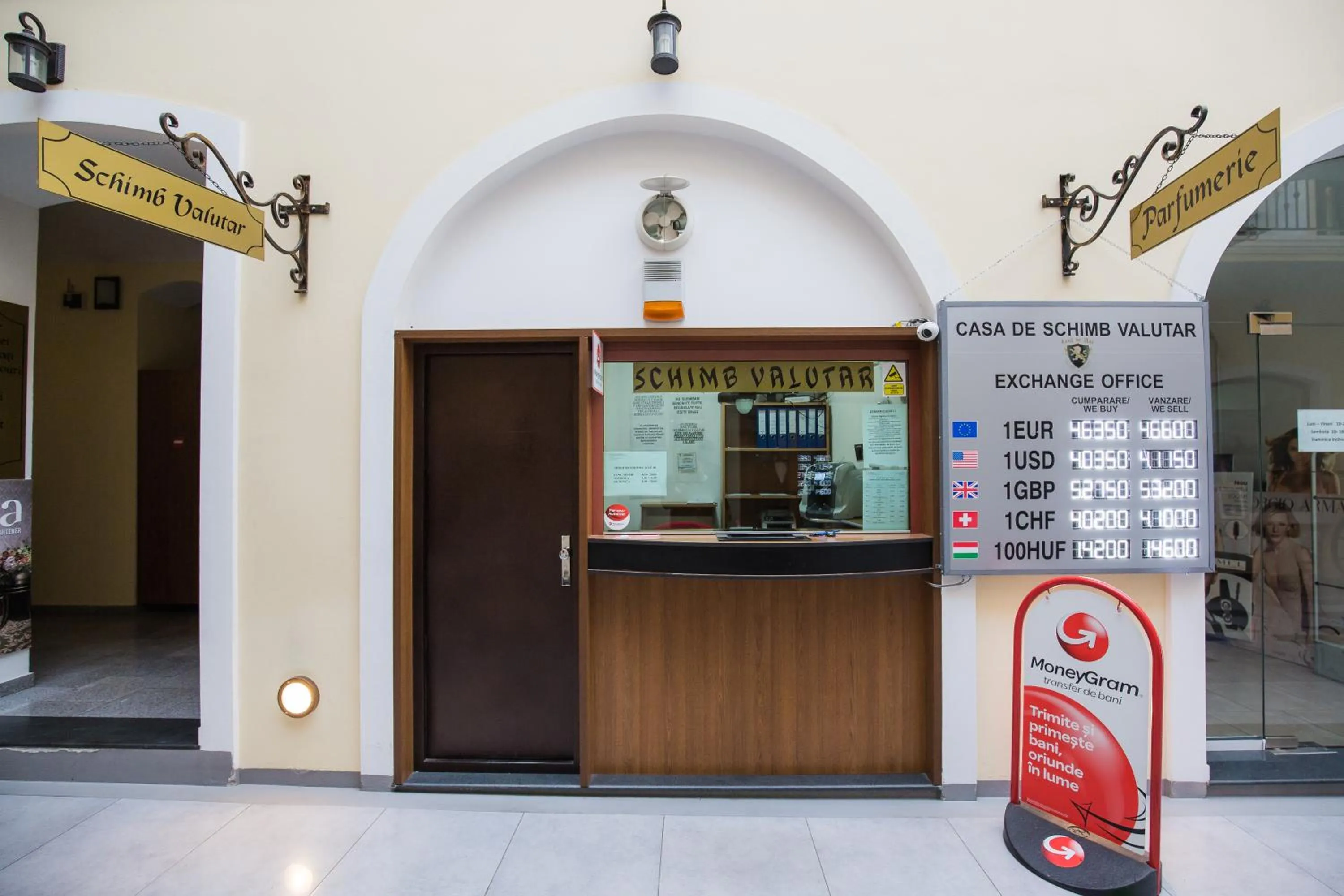 currency exchange in Hotel Leul de Aur