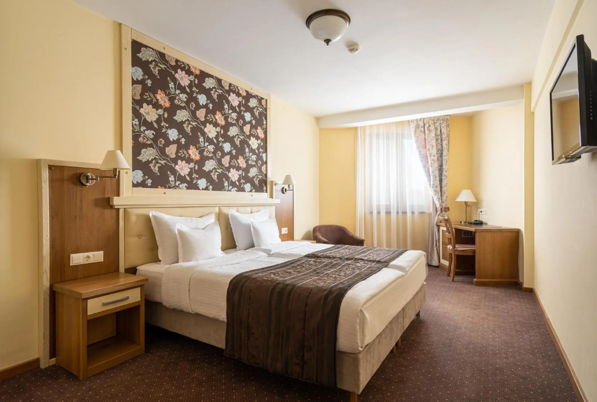 Photo of the whole room, Bed in Hotel Leul de Aur