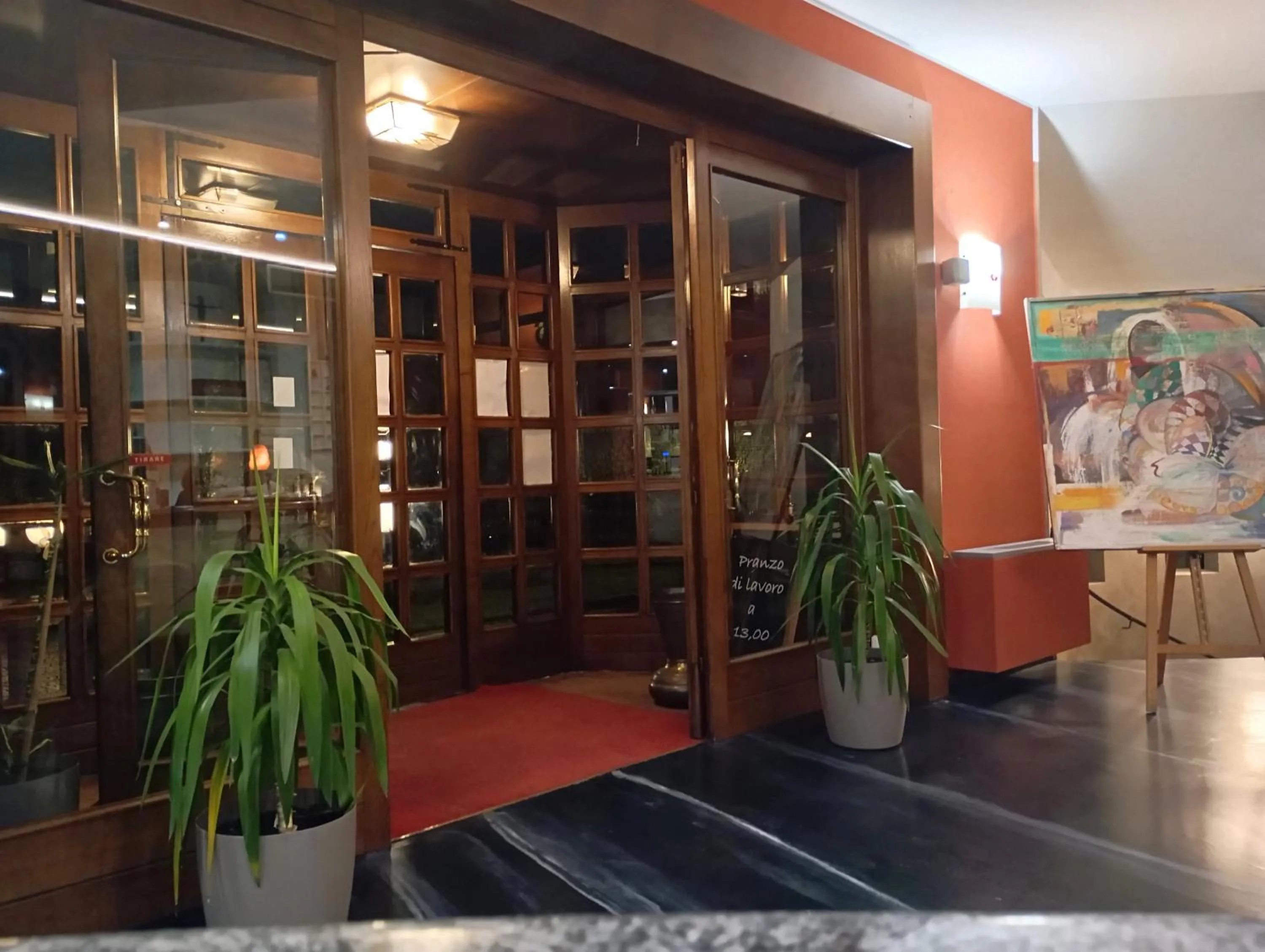 Restaurant/places to eat in Il Leone D'Oro