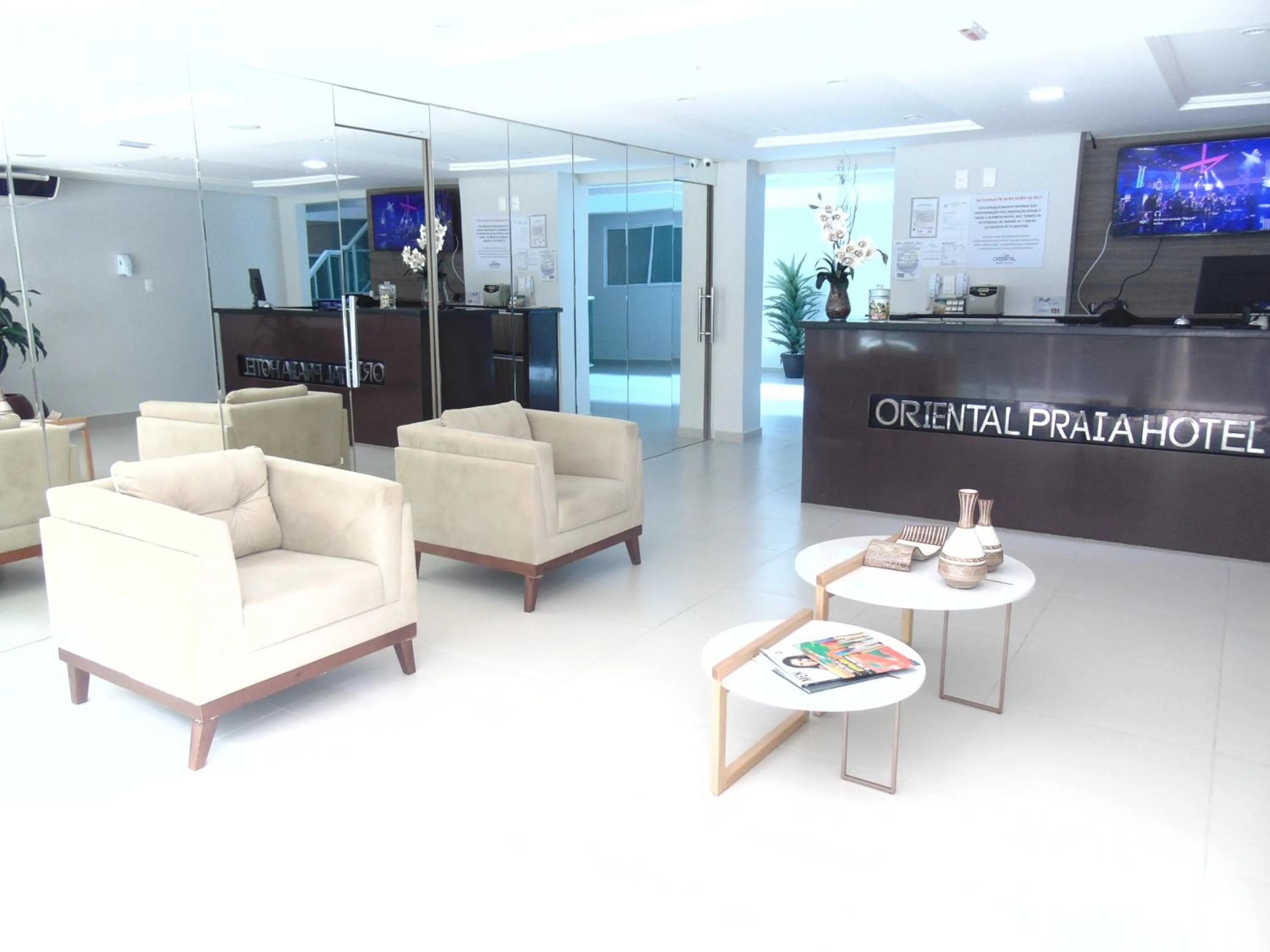 Lobby or reception in Oriental Praia Hotel