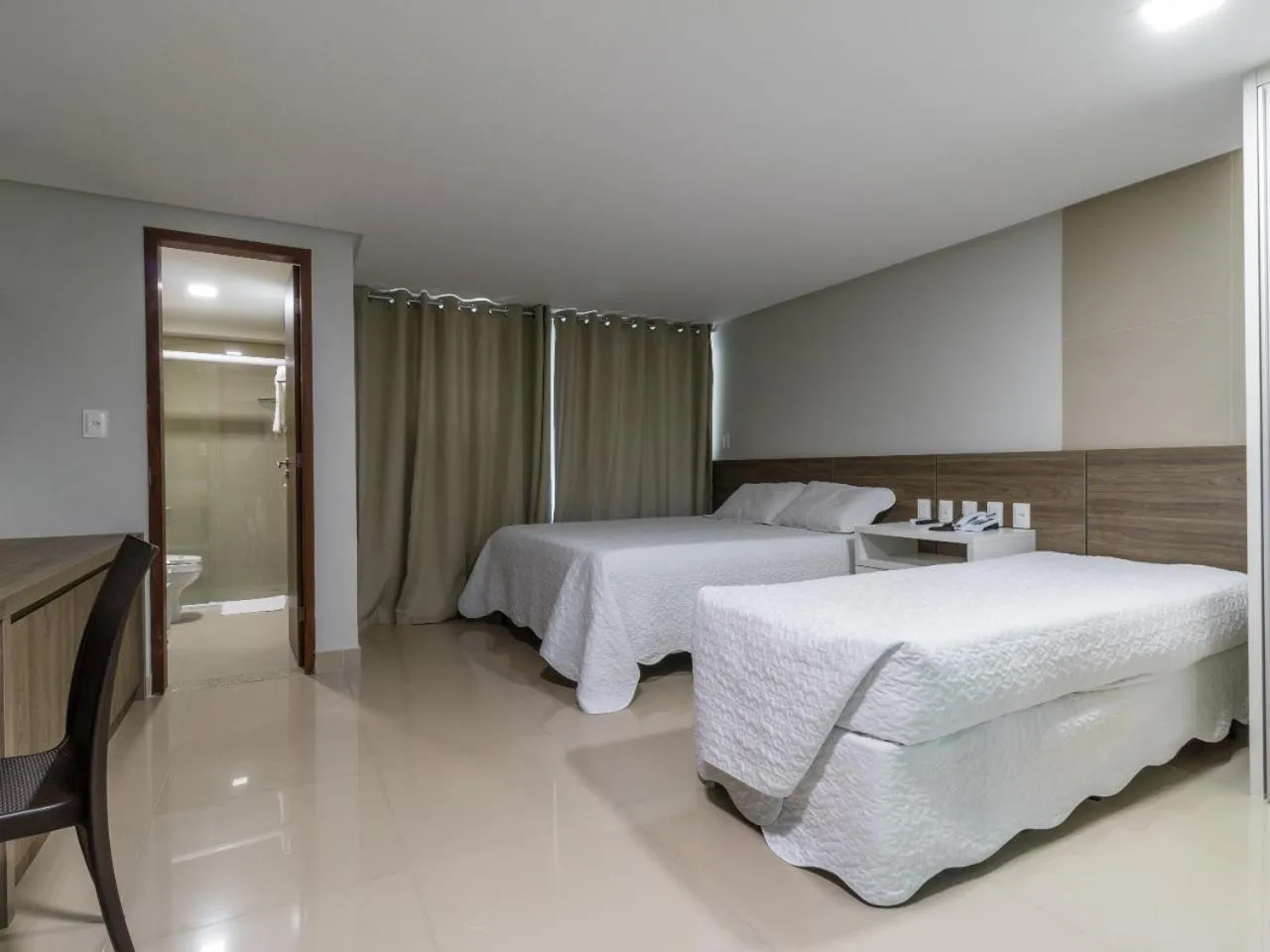 Bed in Oriental Praia Hotel
