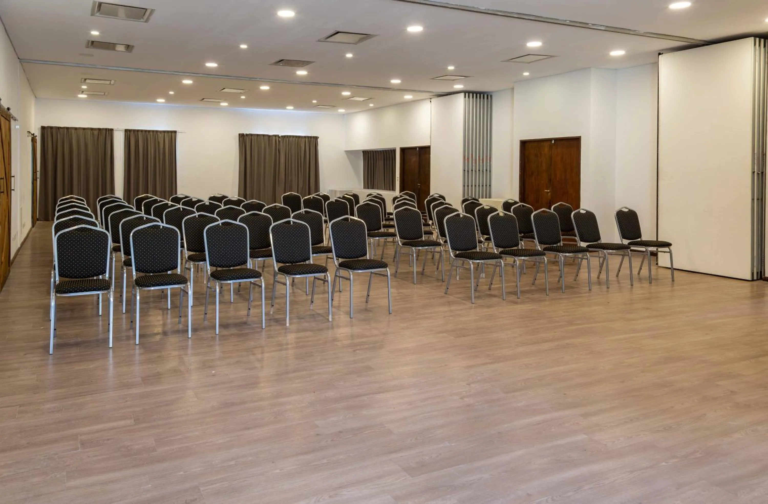 Meeting/conference room in Wyndham Garden Luján