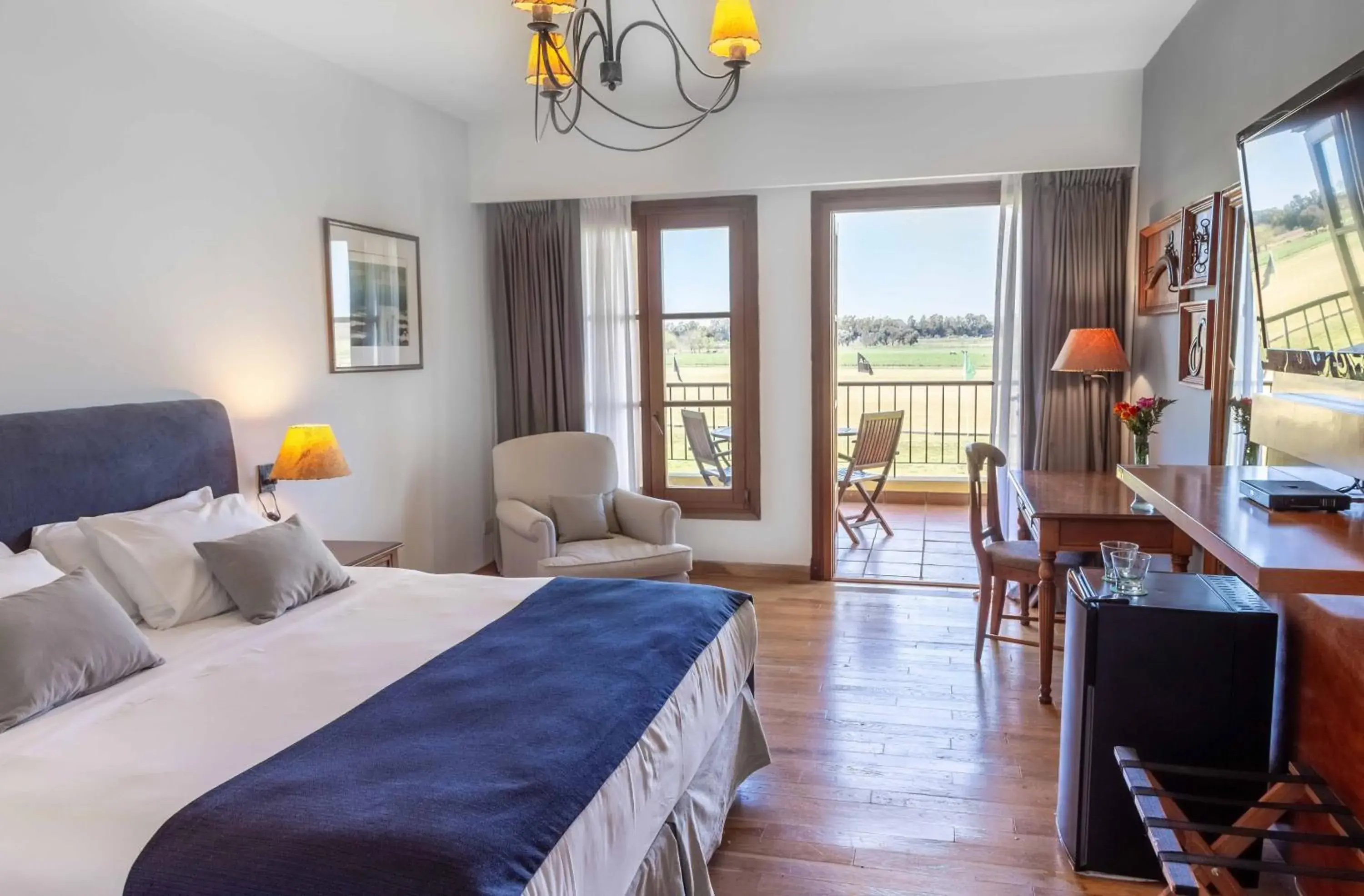 Queen Suite with Balcony - Non-Smoking in Wyndham Garden Luján Queen Suite with Balcony - Non-Smoking in Wyndham Garden Luján