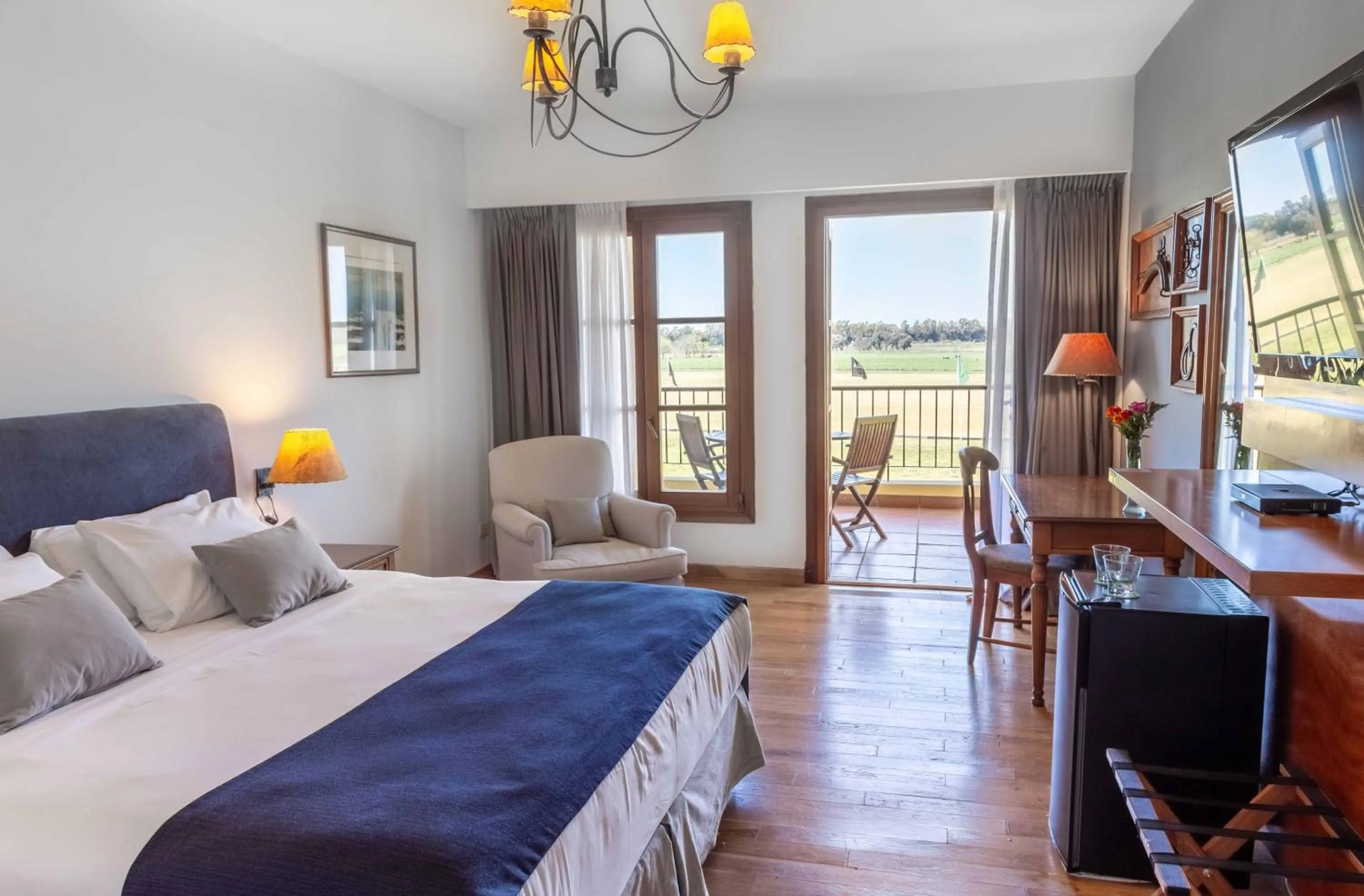 Decorative detail, Bed in Wyndham Garden Luján