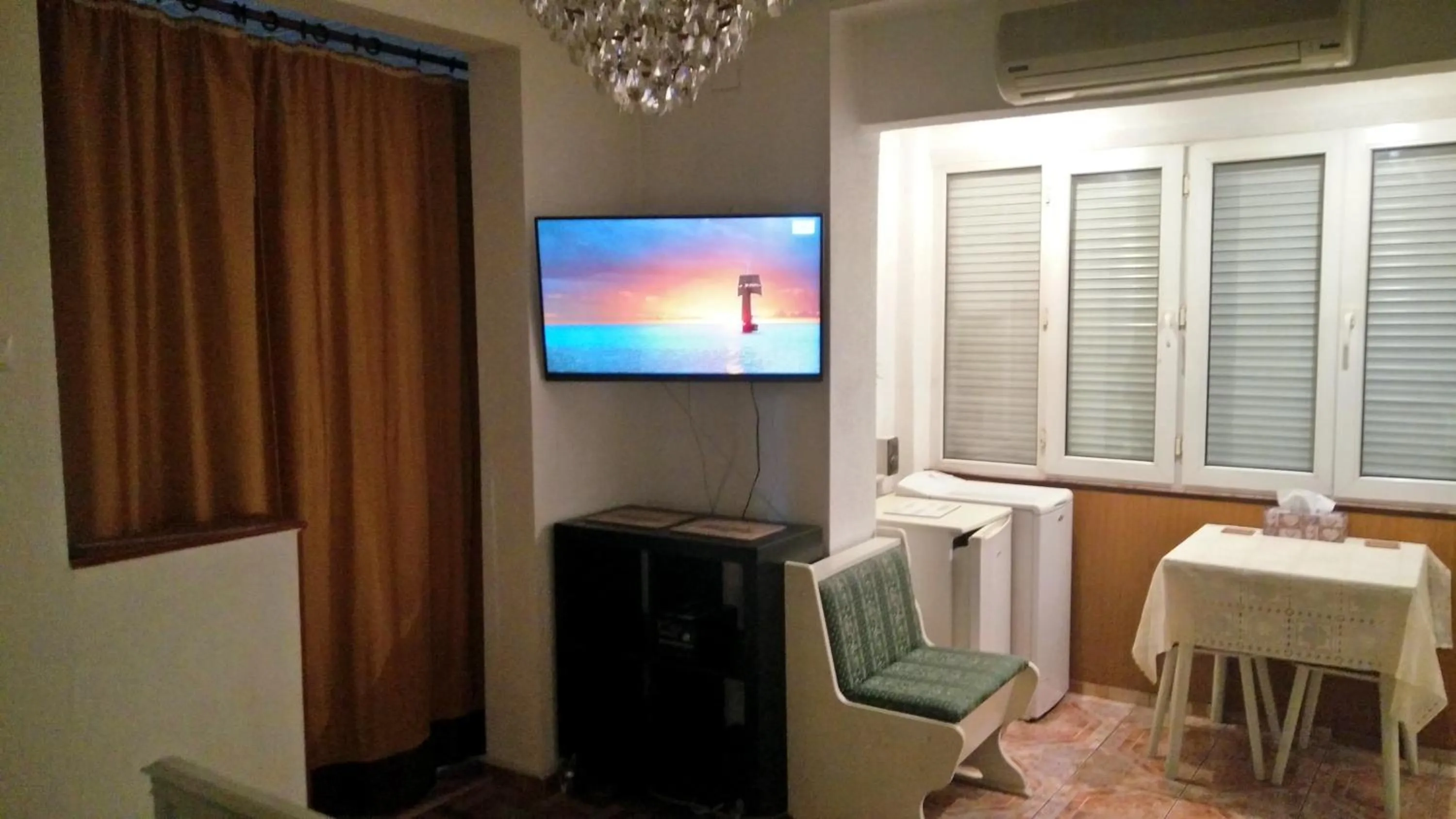 Dining area in RomPromo Plus Accommodation