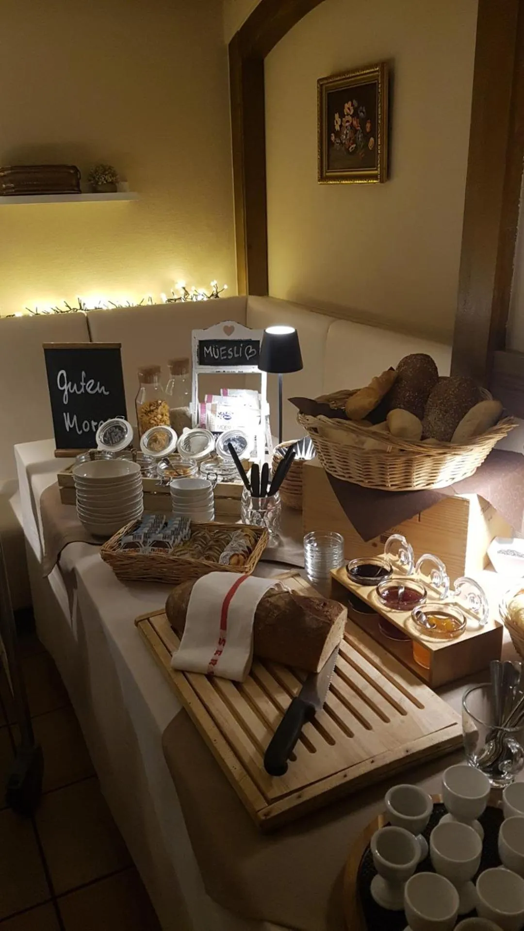 Buffet breakfast in Weisses Rössli only Bed & Breakfast self check-in mit Sauna extra