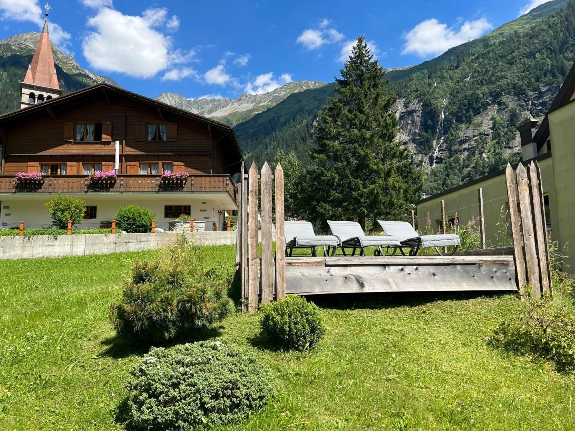 Garden view in Weisses Rössli only Bed & Breakfast self check-in mit Sauna extra