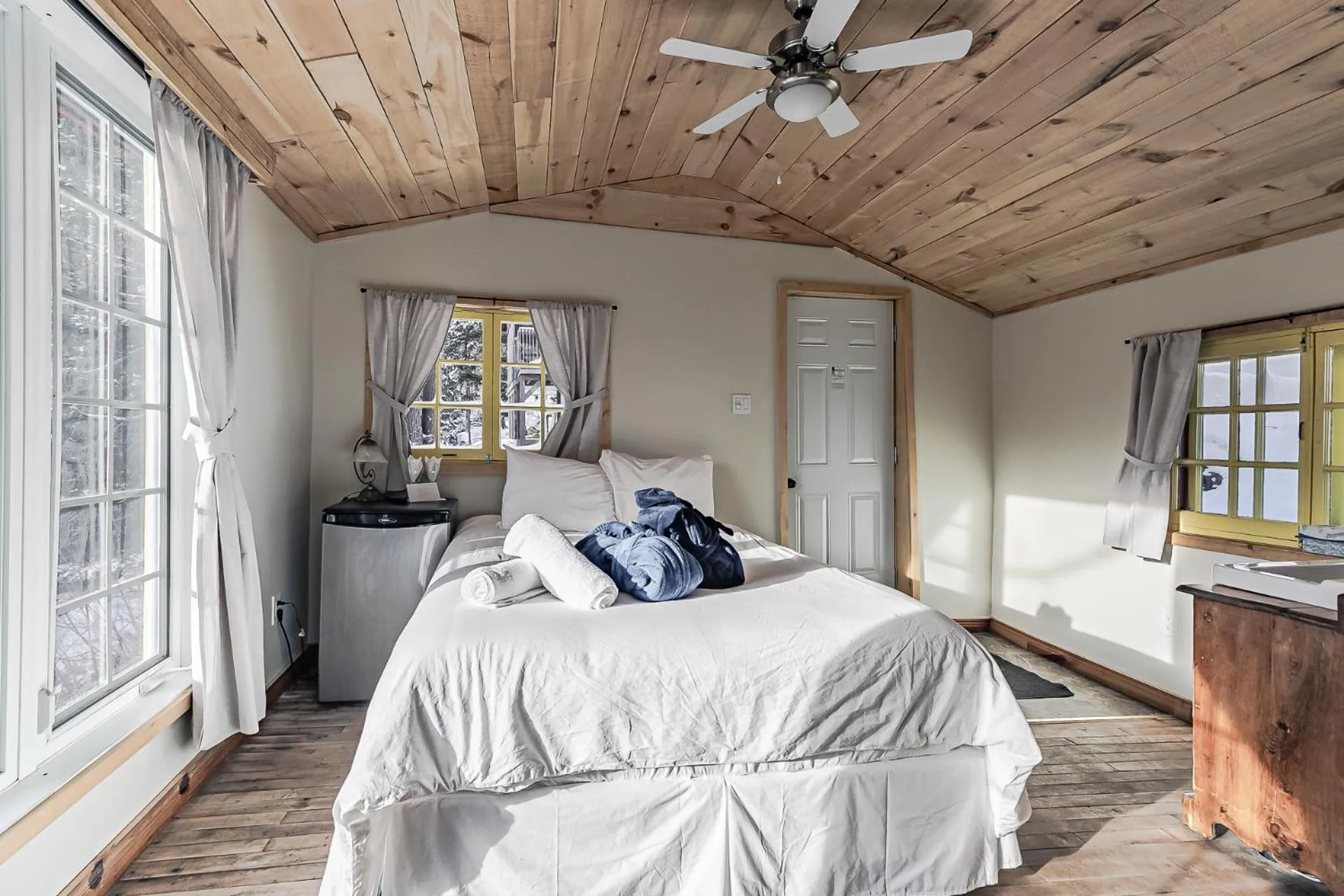 Bedroom, Bed in Auberge Spa & Beaux Reves