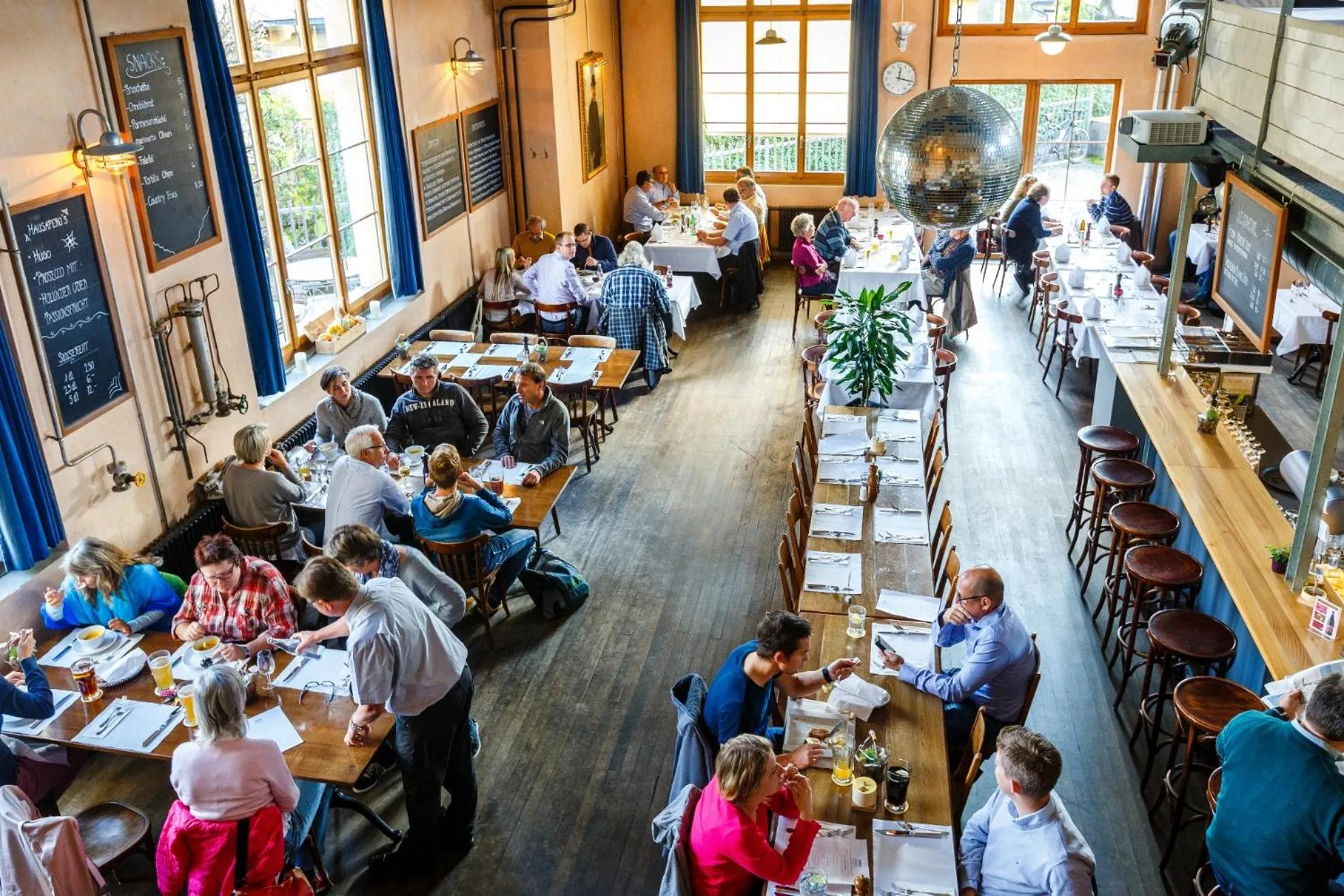 Restaurant/places to eat in Hotel Bleichibeiz