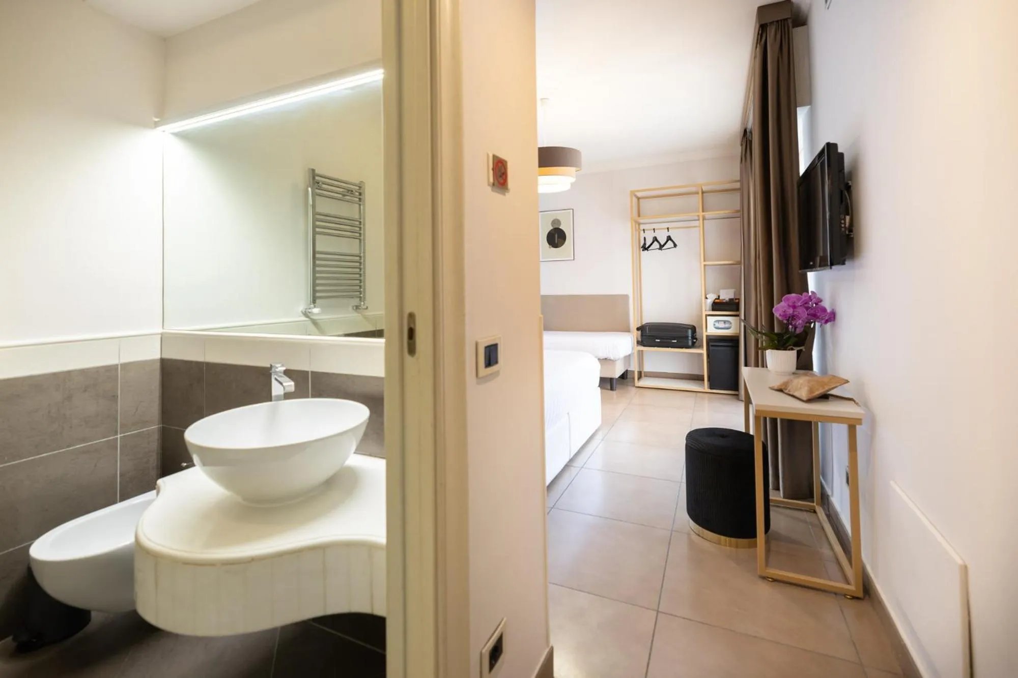 Shower in Zaccardi Roof Garden