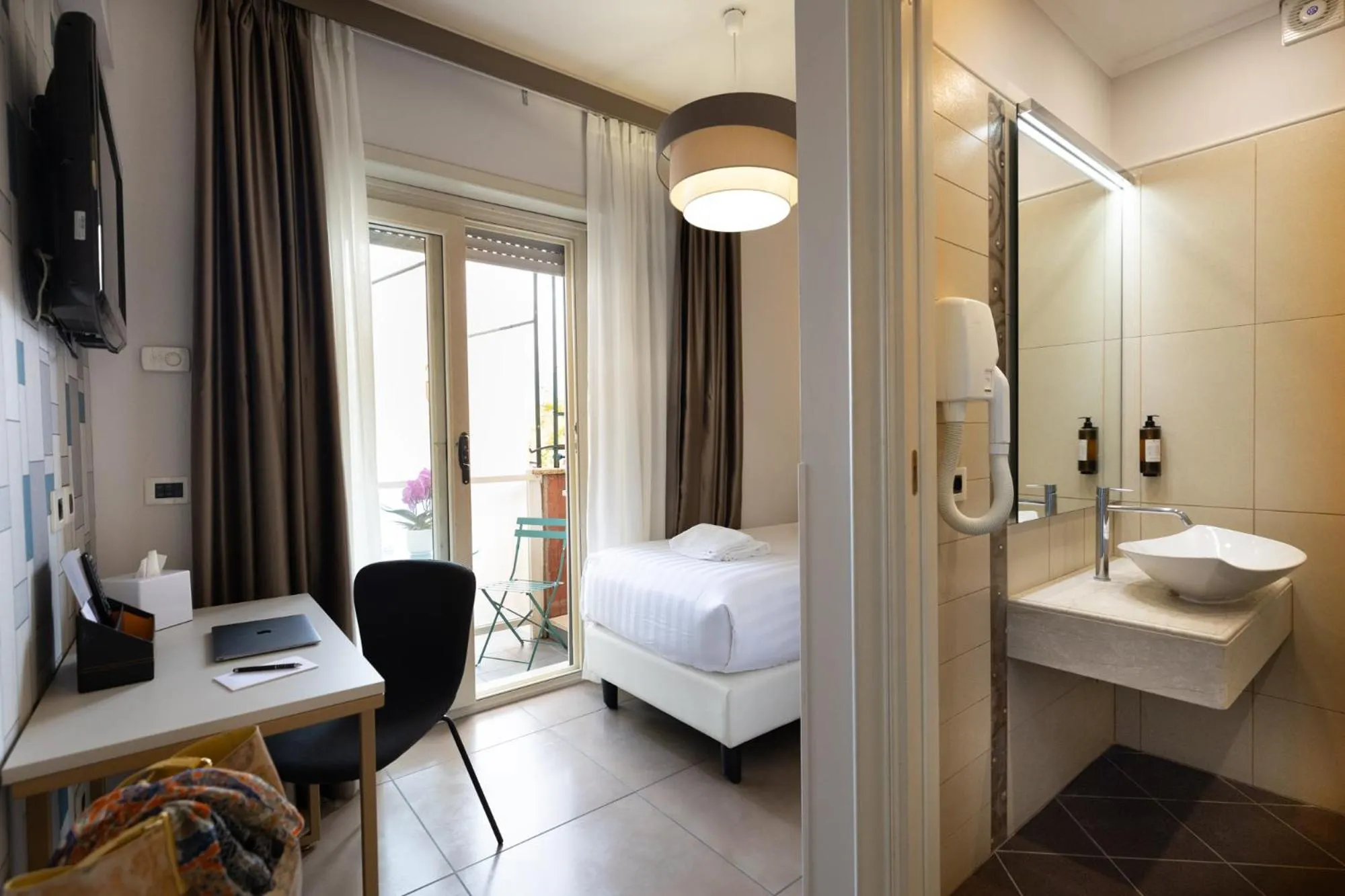 TV and multimedia, Bed in Zaccardi Roof Garden