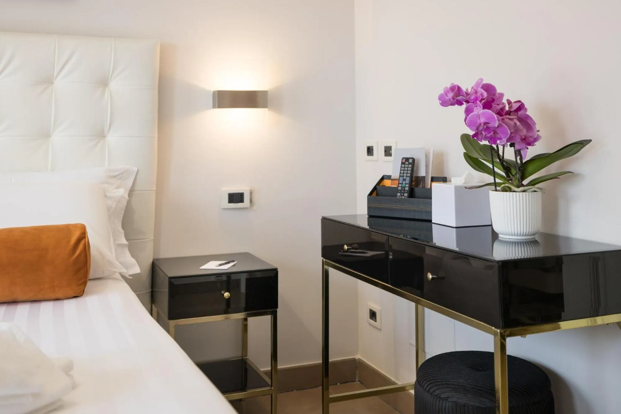 Bedroom, Bed in Zaccardi Roof Garden