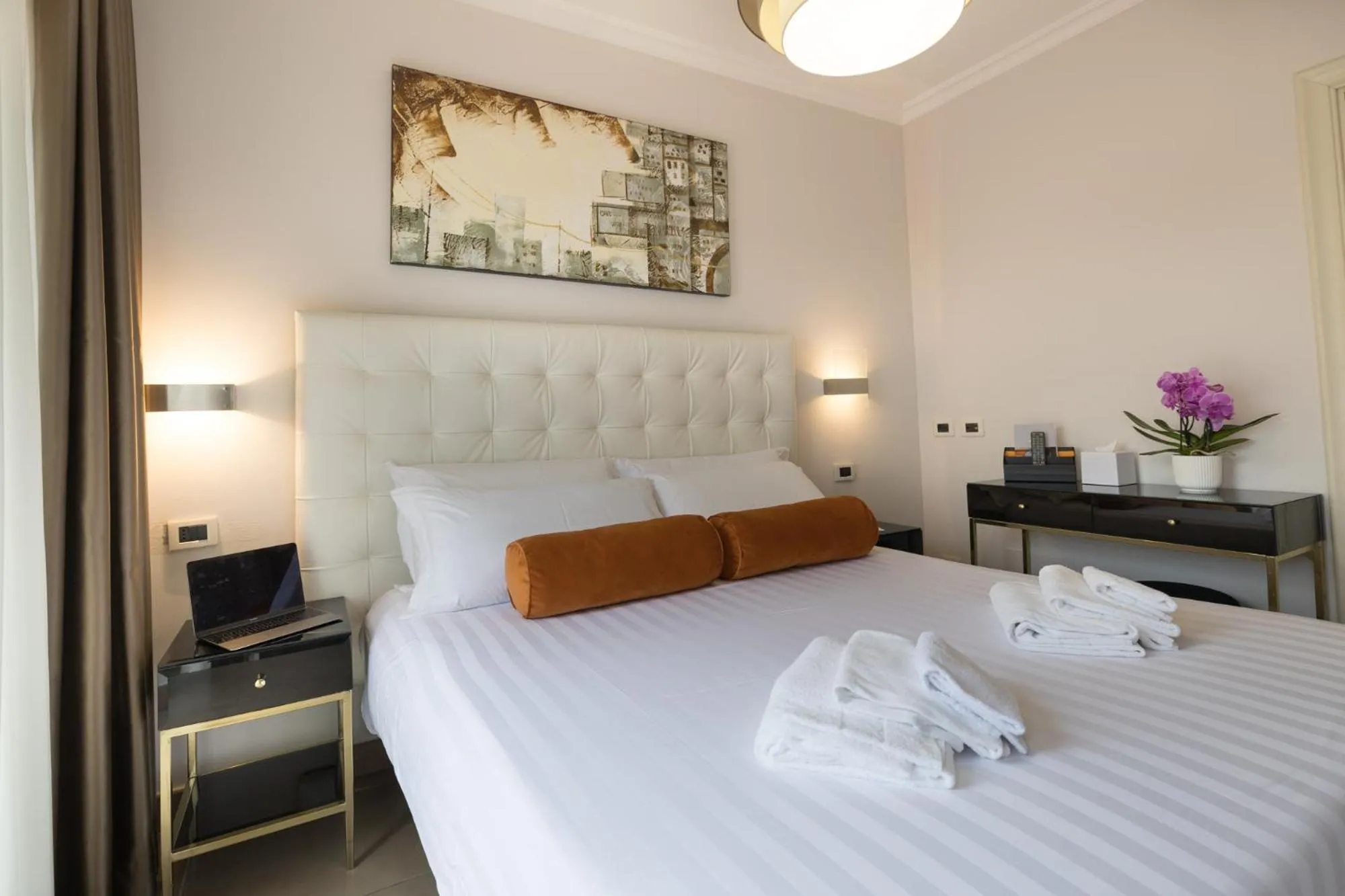 towels, Bed in Zaccardi Roof Garden