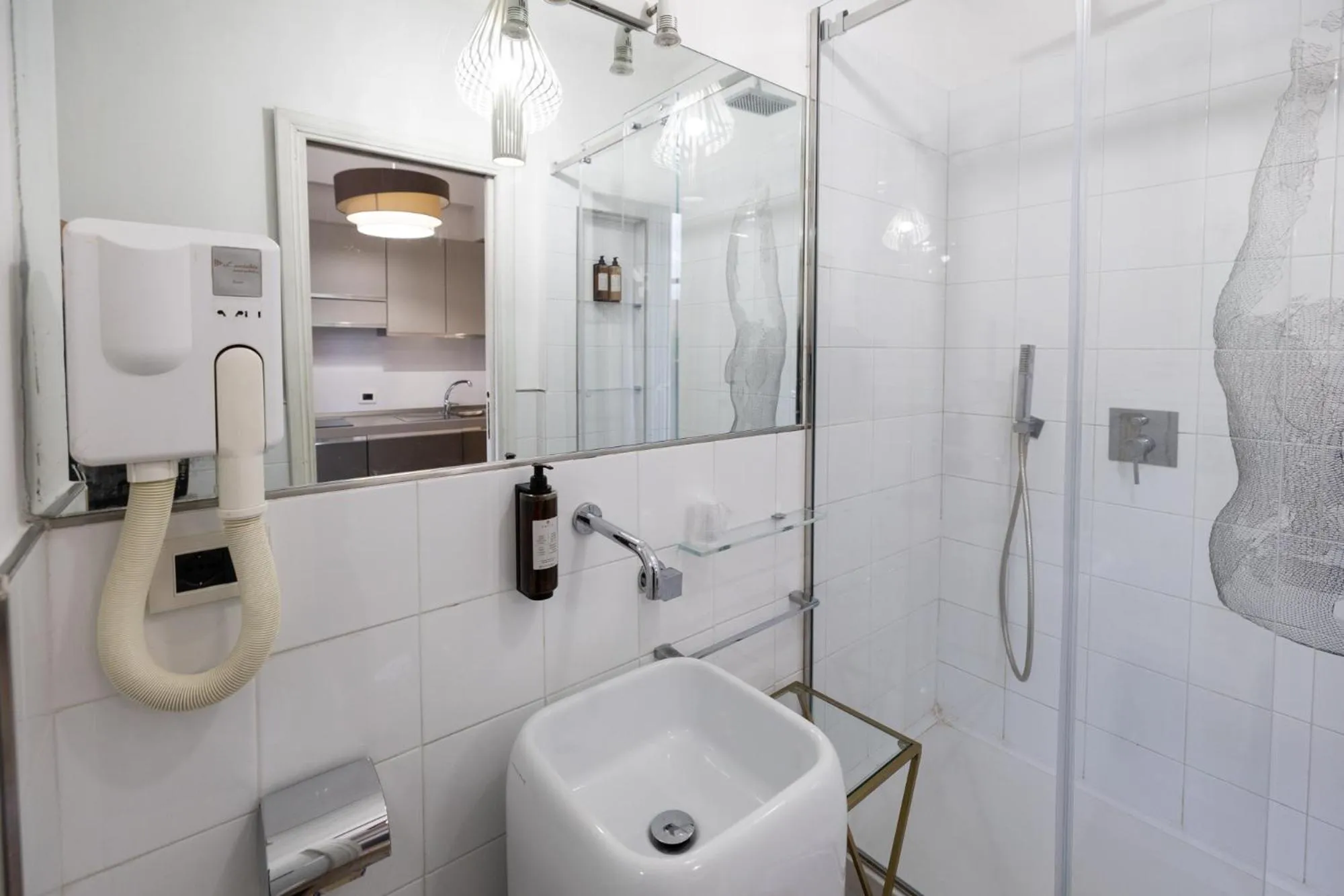 Bathroom in Zaccardi Roof Garden