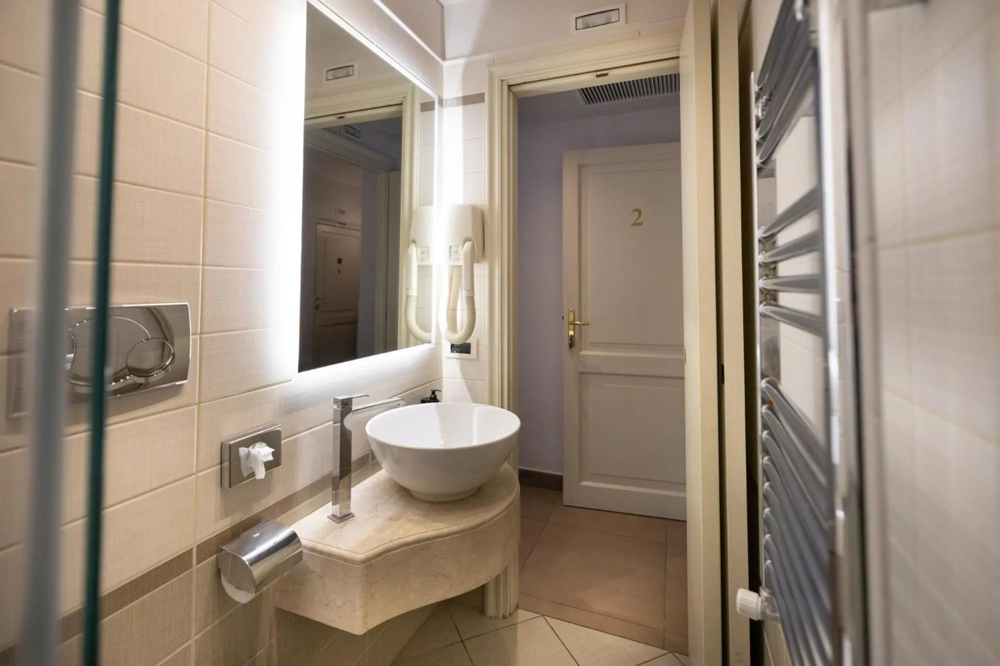 Shower in Zaccardi Roof Garden