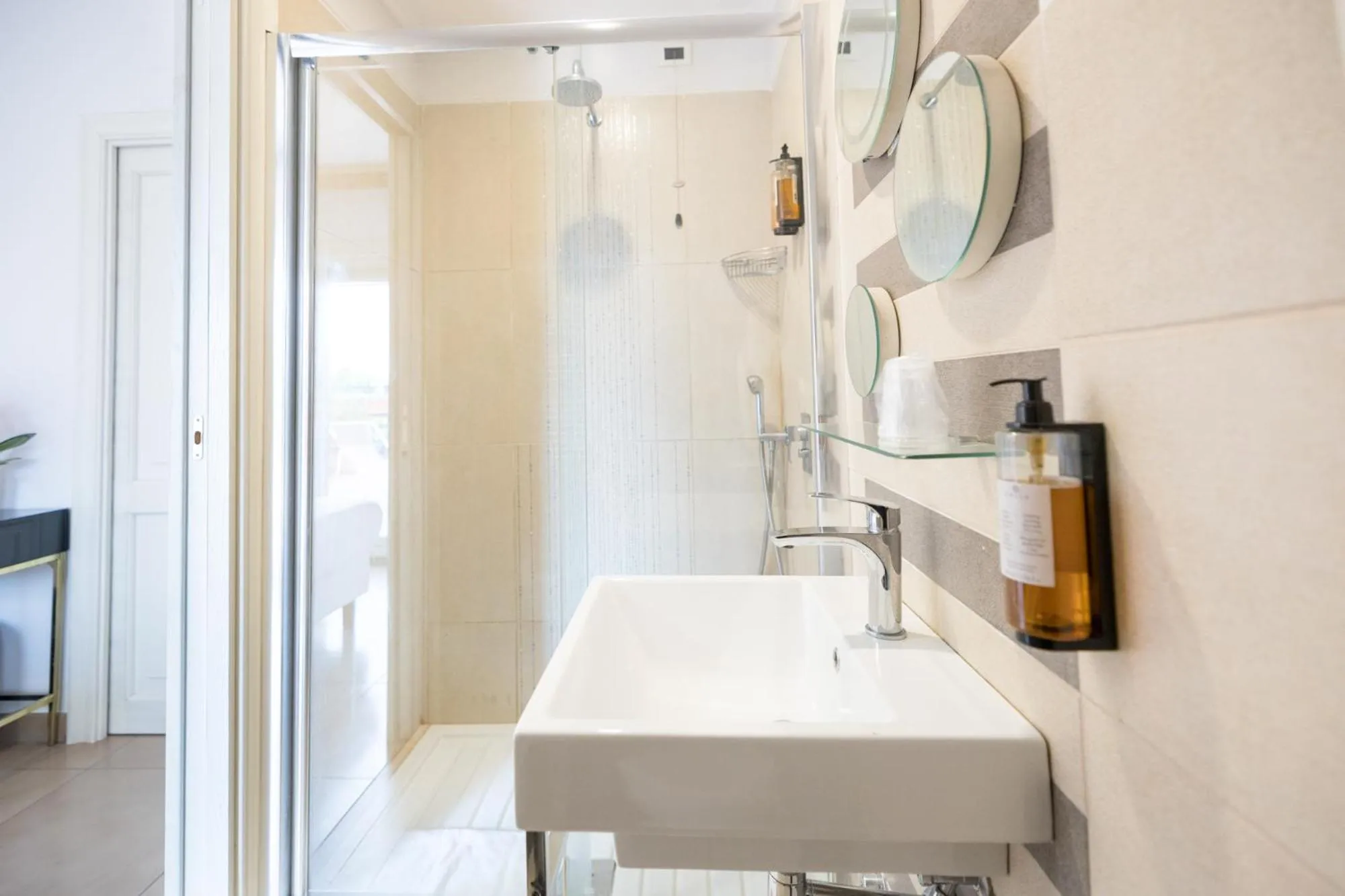 Bathroom in Zaccardi Roof Garden