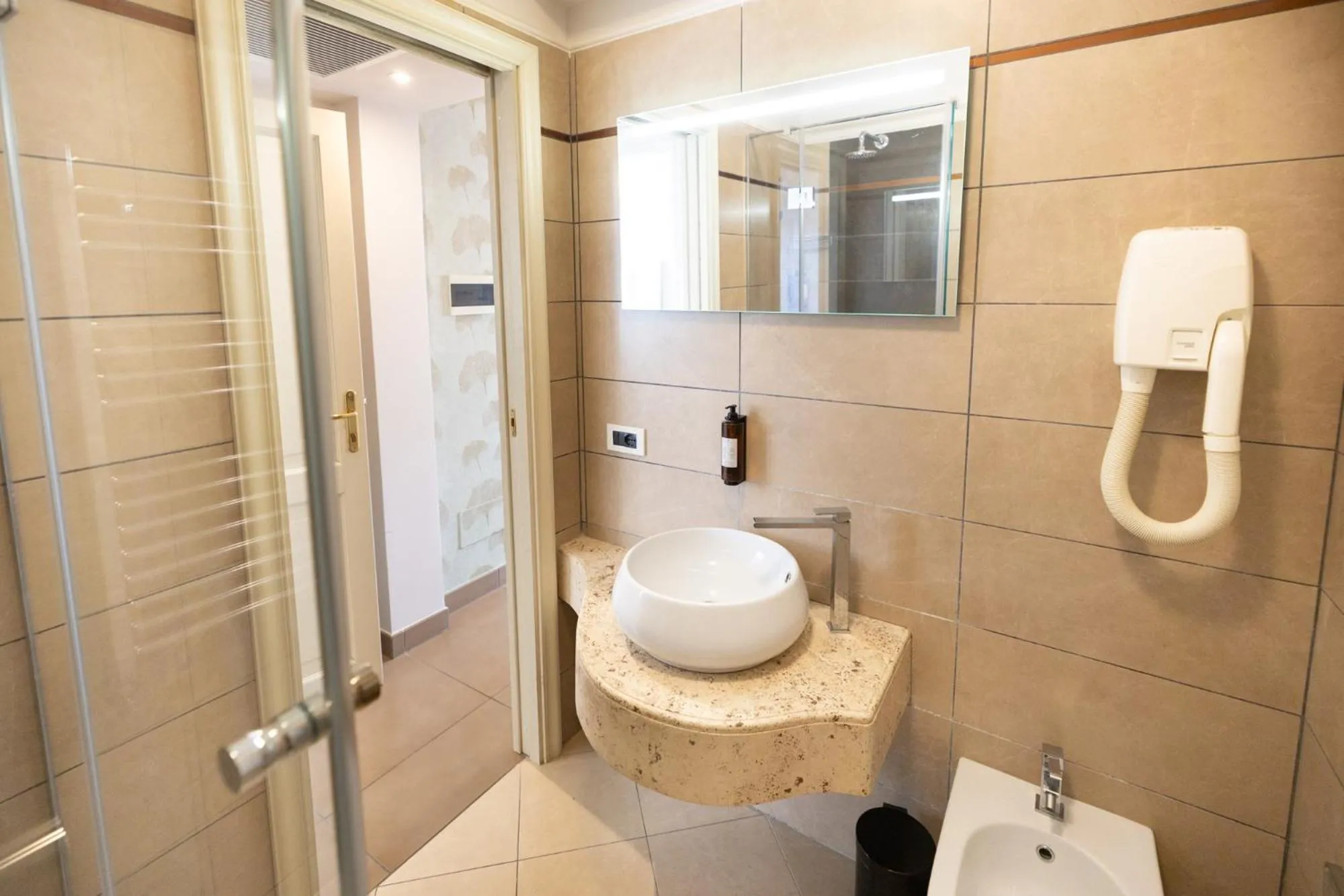 Shower in Zaccardi Roof Garden