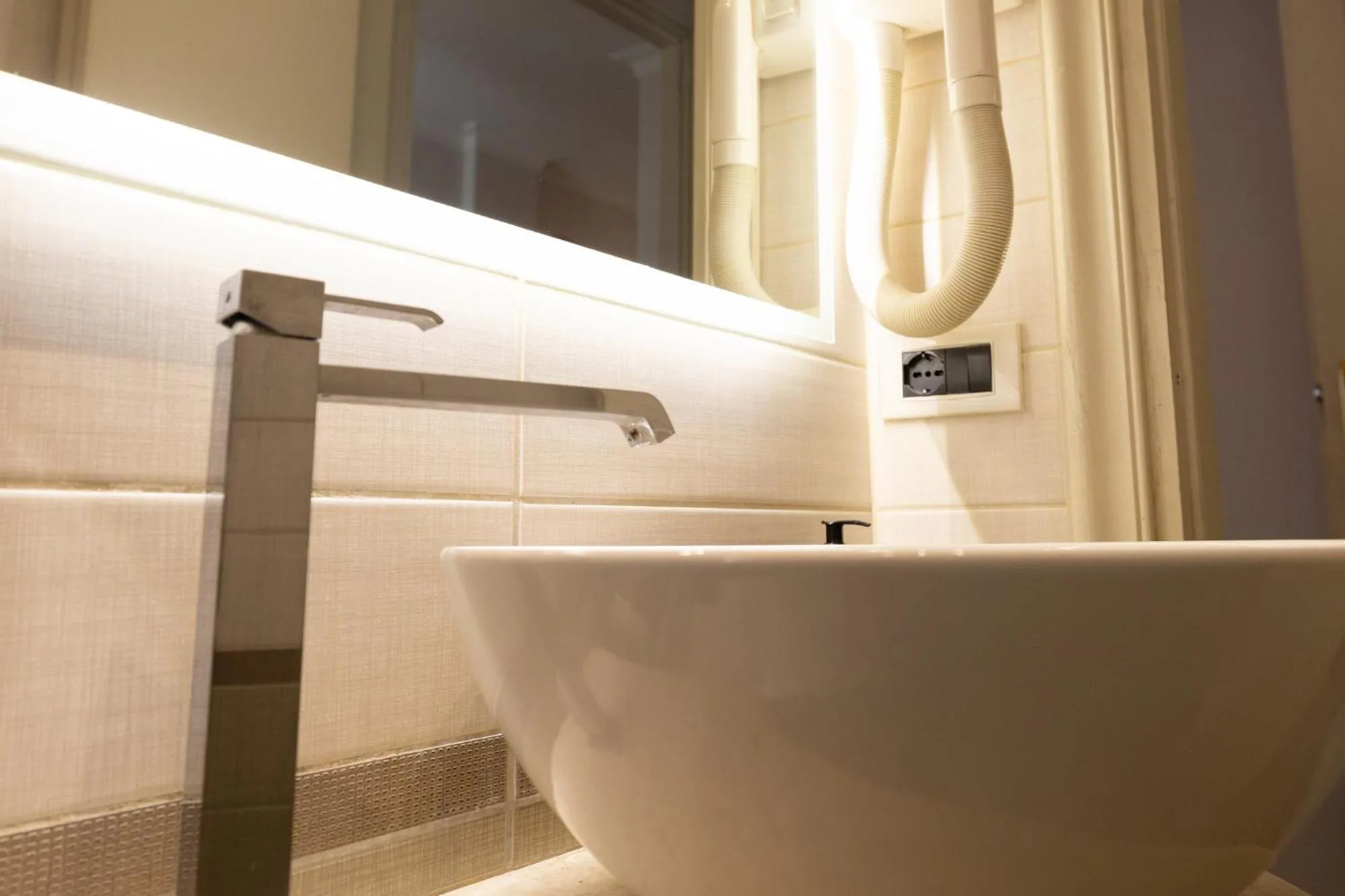 Shower in Zaccardi Roof Garden