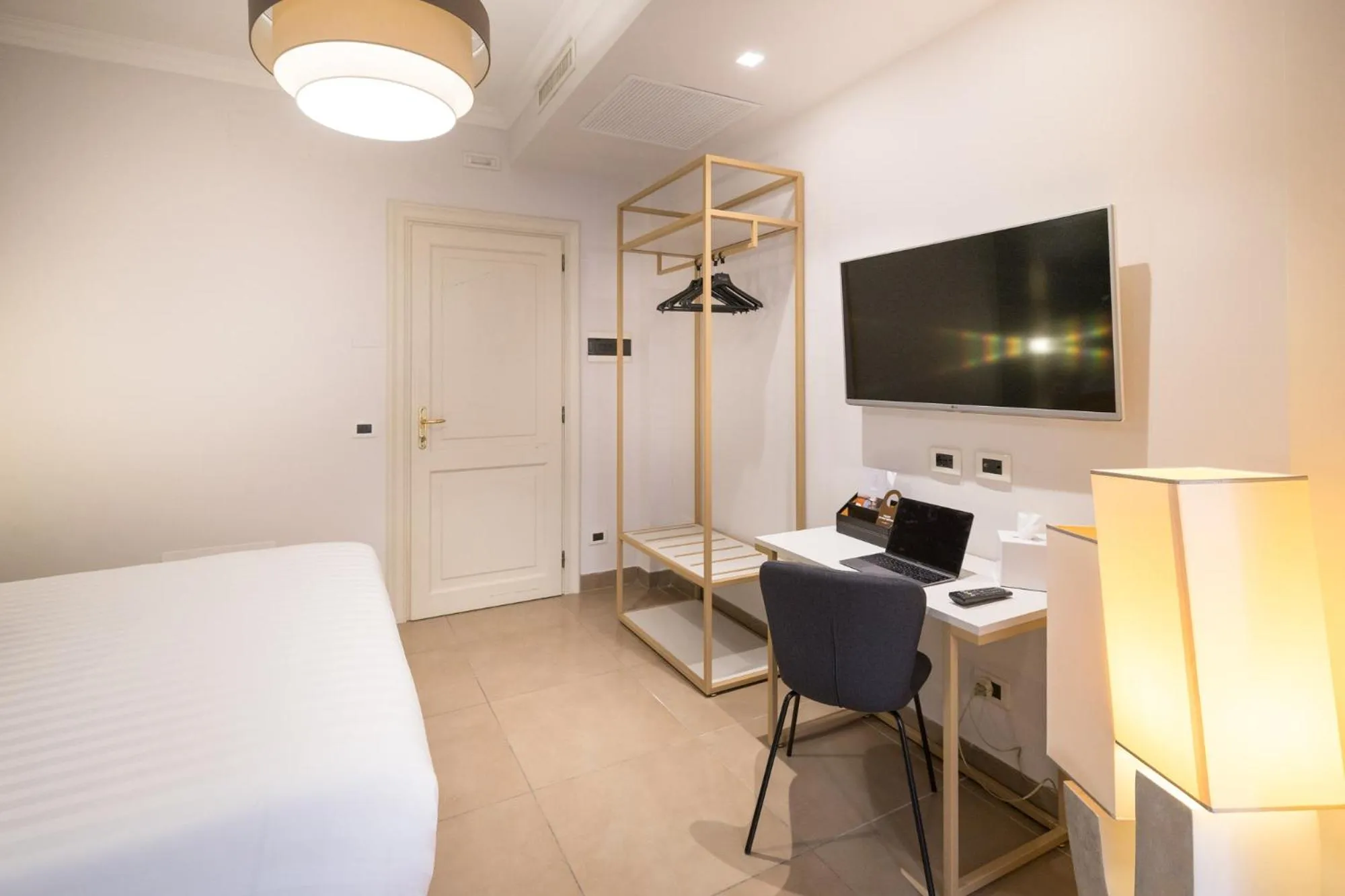 Seating area, Bed in Zaccardi Roof Garden