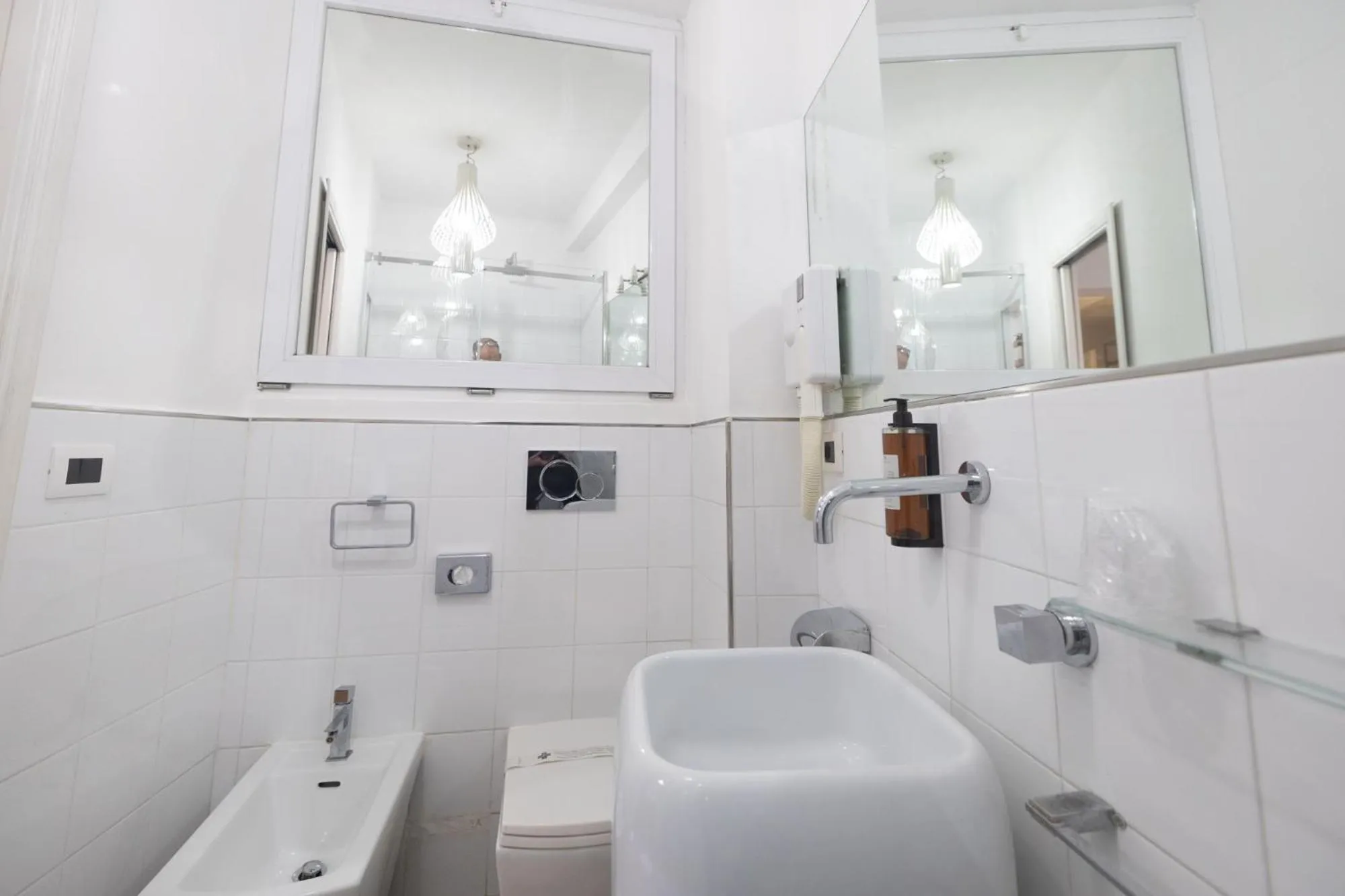 Bathroom in Zaccardi Roof Garden