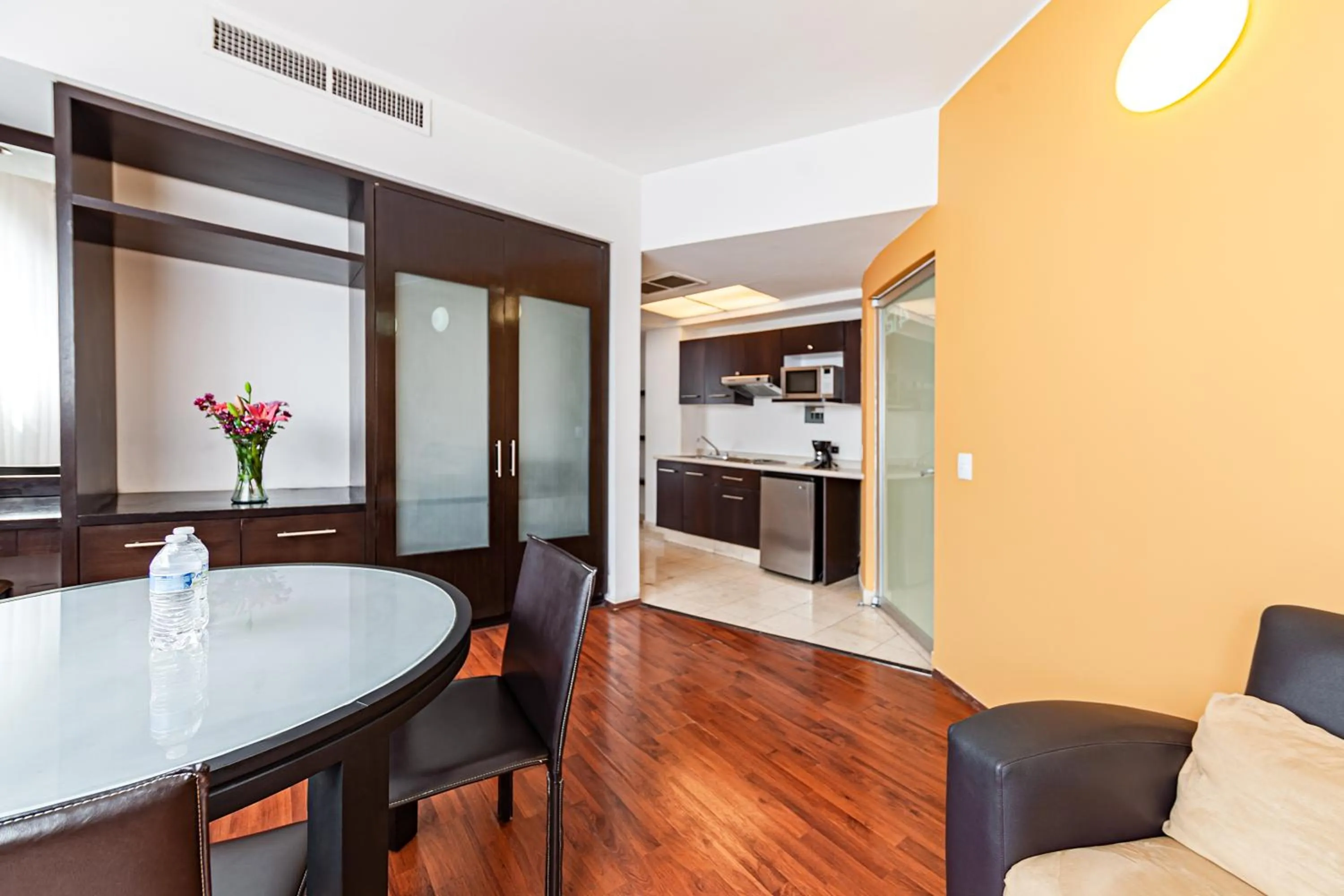 Kitchen or kitchenette in Suites Teca Once