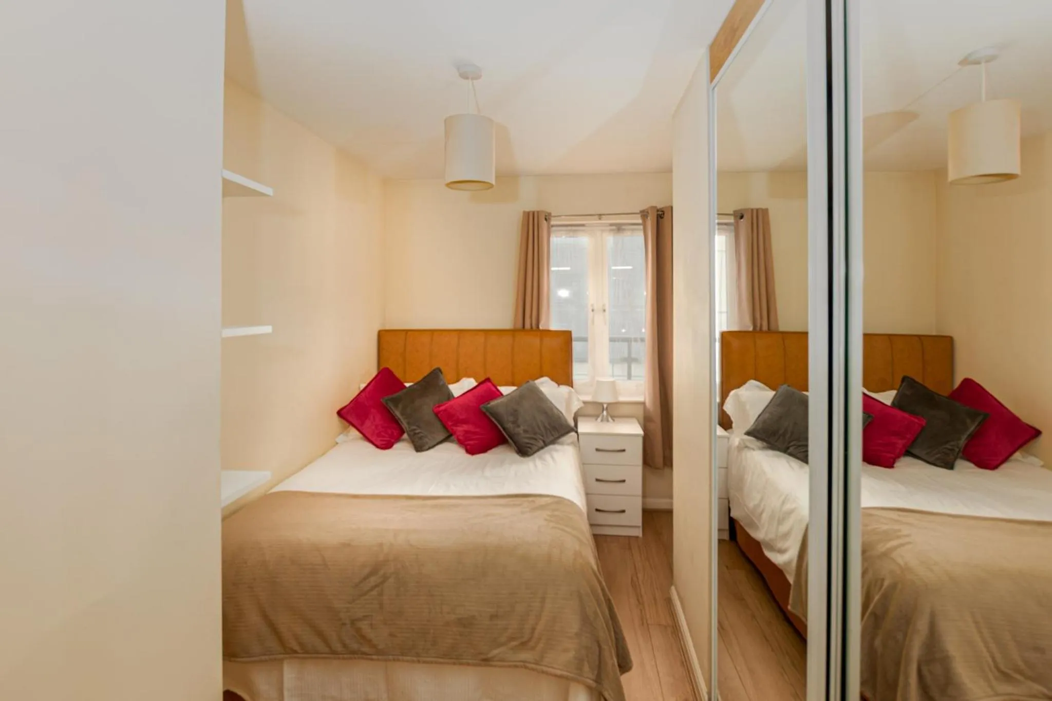 Bedroom, Bed in Abodebed - Handleys Court