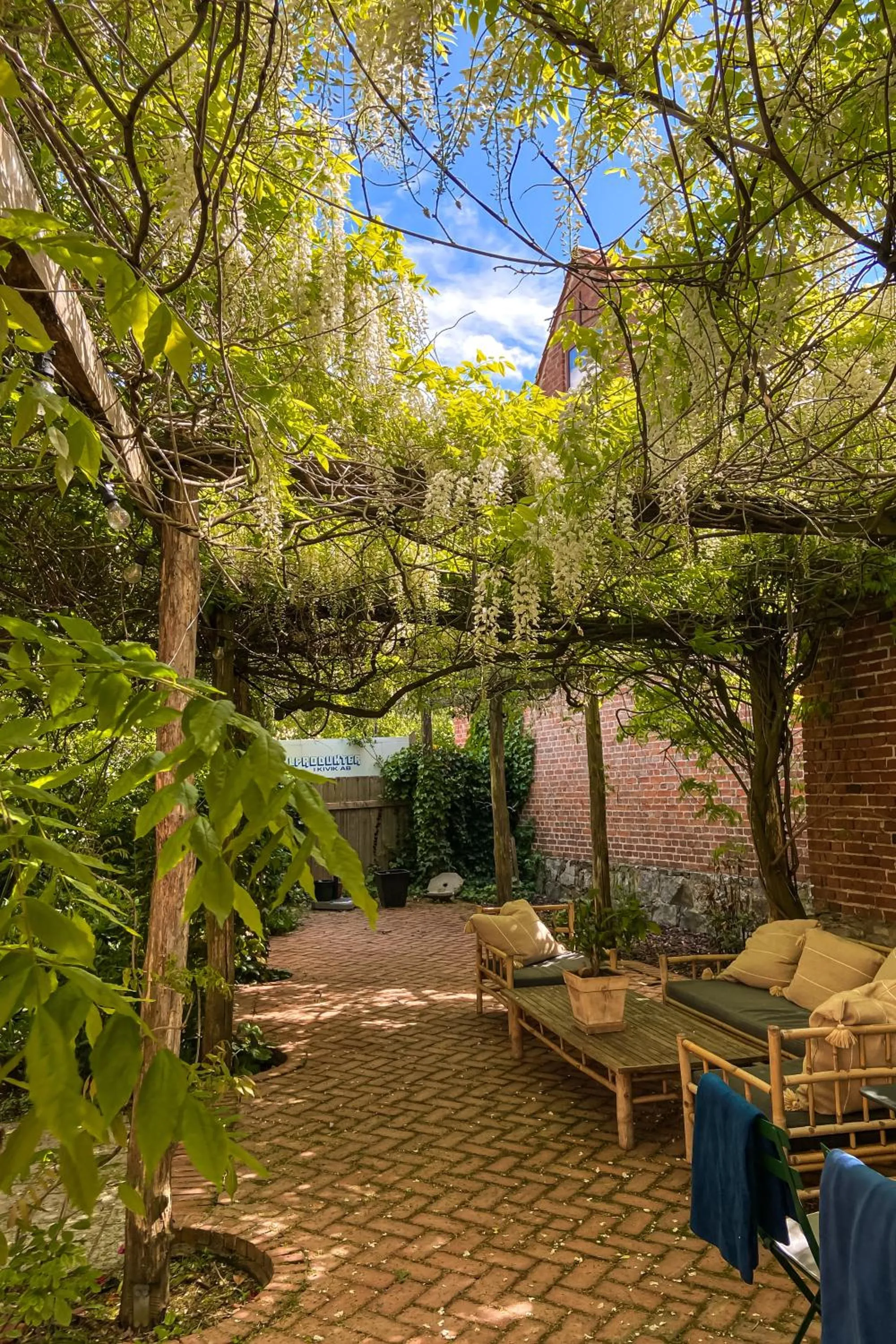 Garden view in Gårdens & Apotekarns B&B