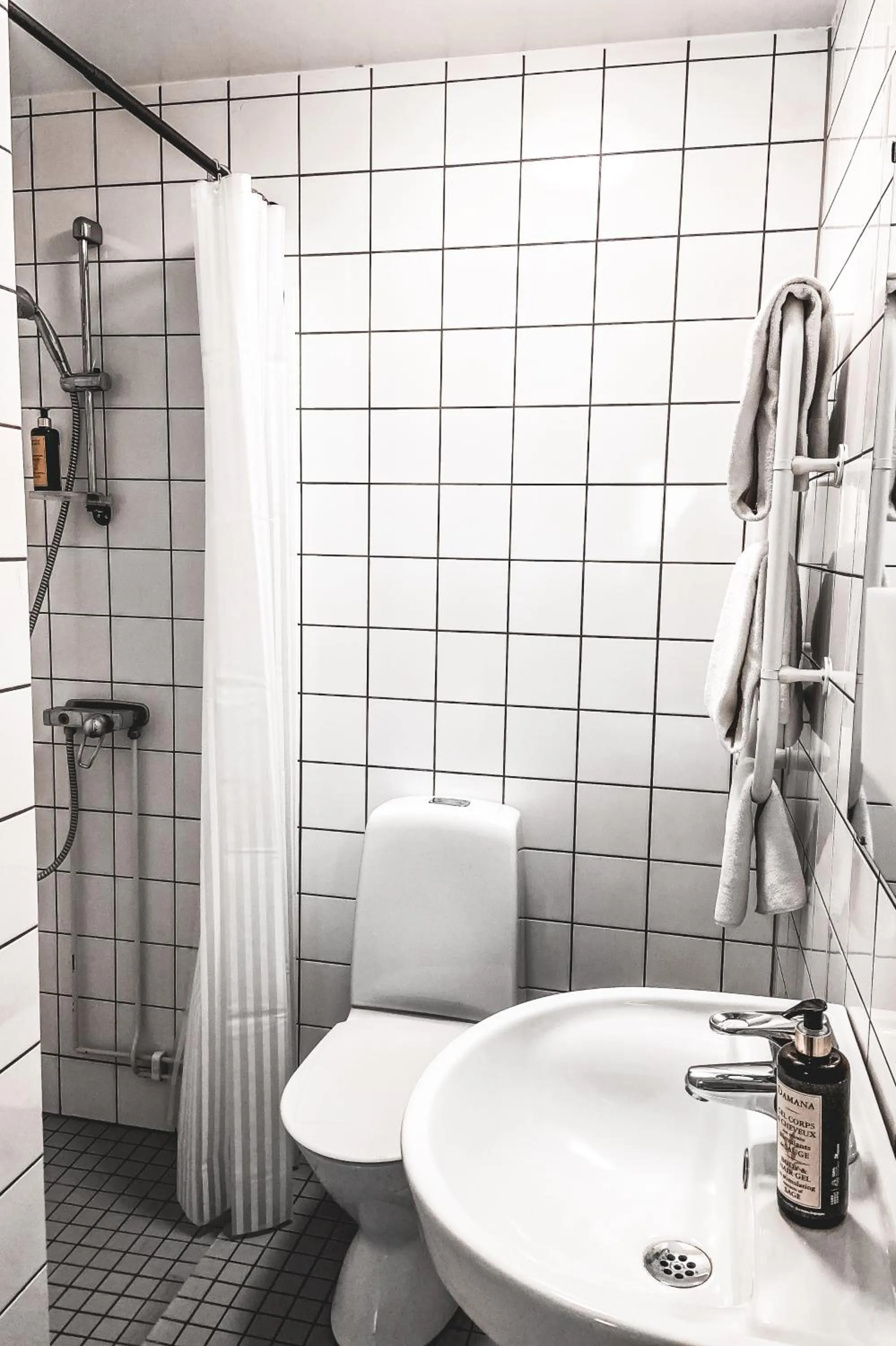 Shower in Gårdens & Apotekarns B&B