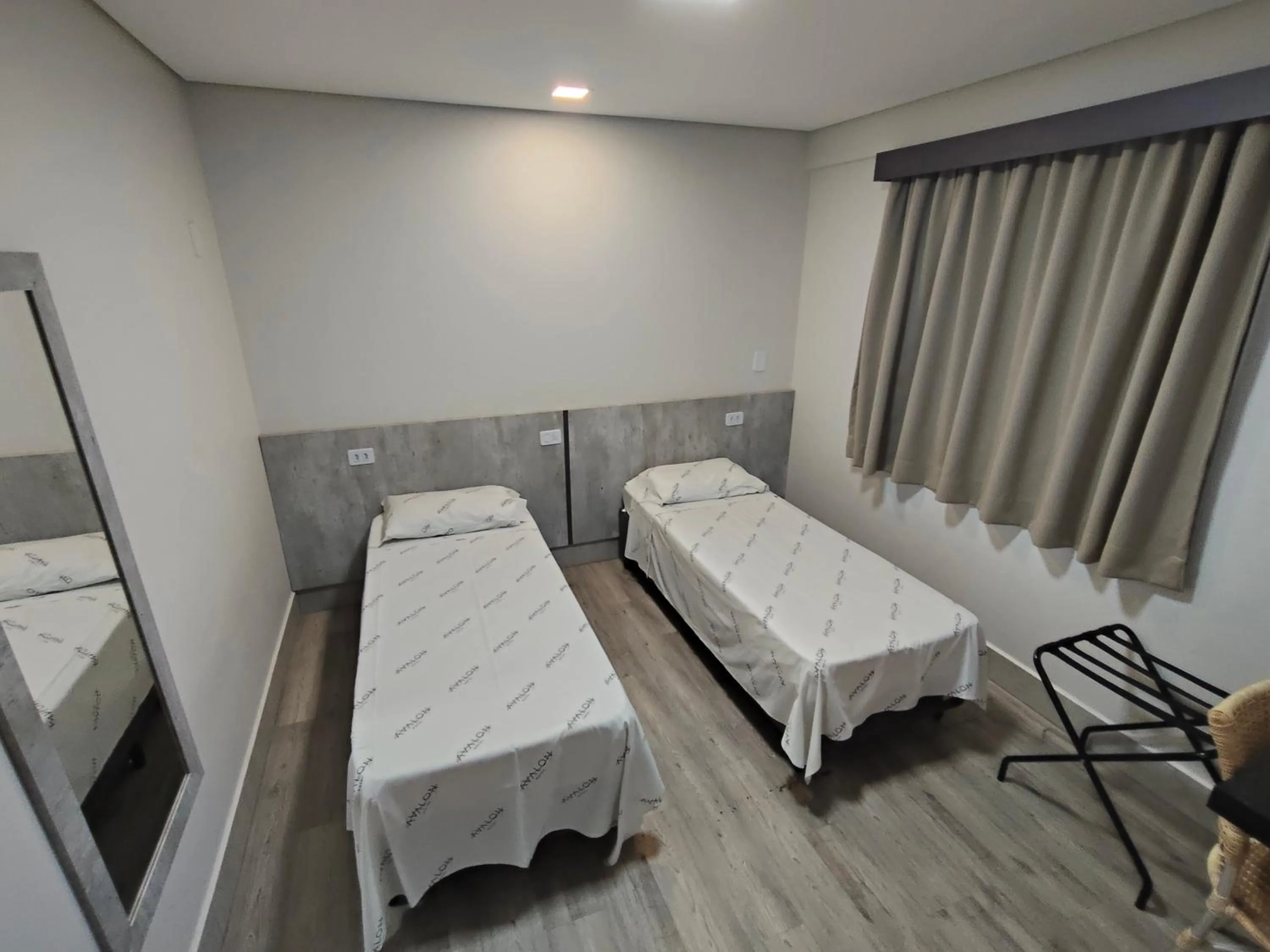 Photo of the whole room, Bed in Hotel Avalon Maringá Econômico